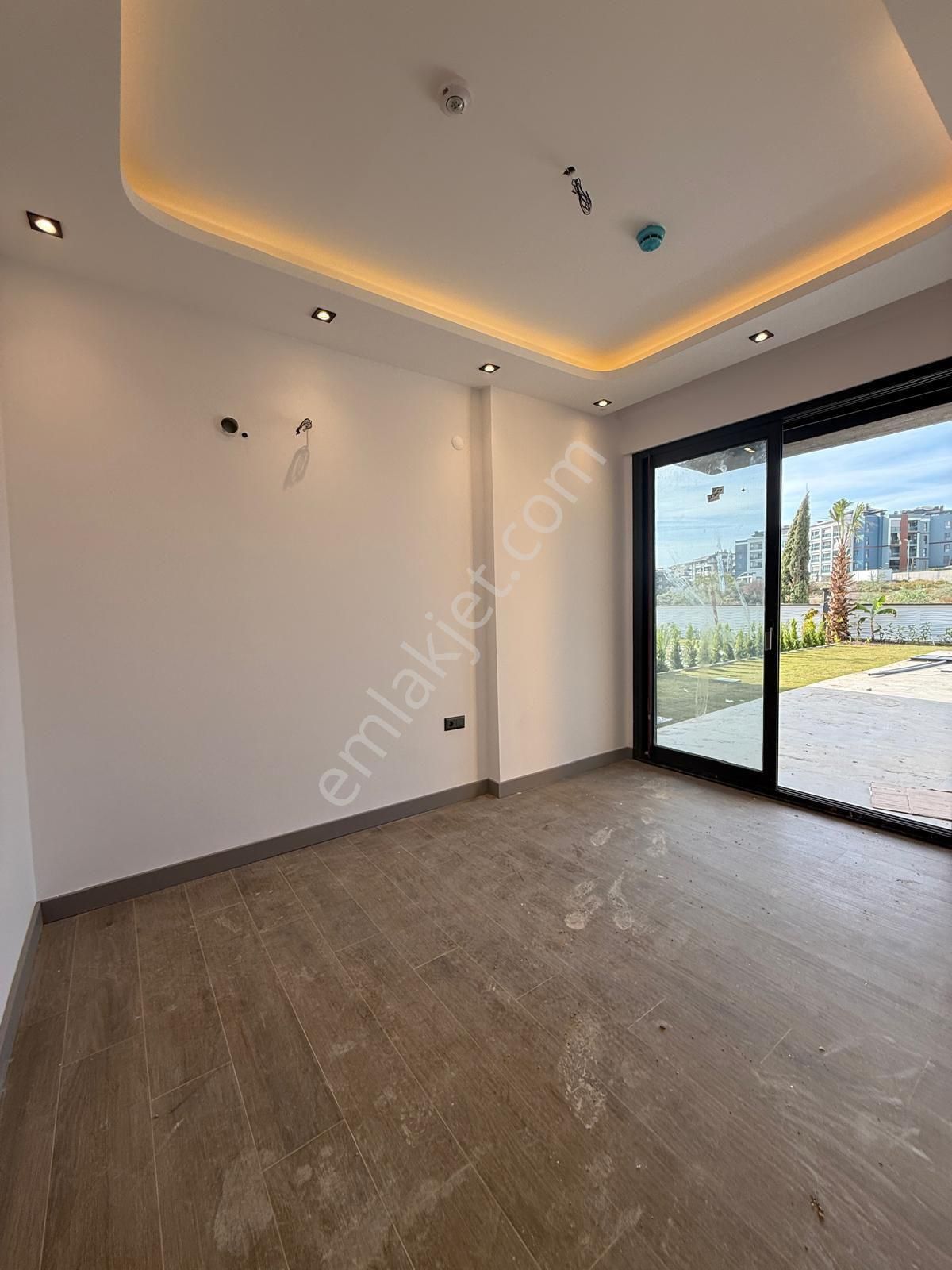 Kuşadası Merkezde 5+2 Özel Havuzlu Müstakil Bahçeli Müstakil Villa - Görsel 7