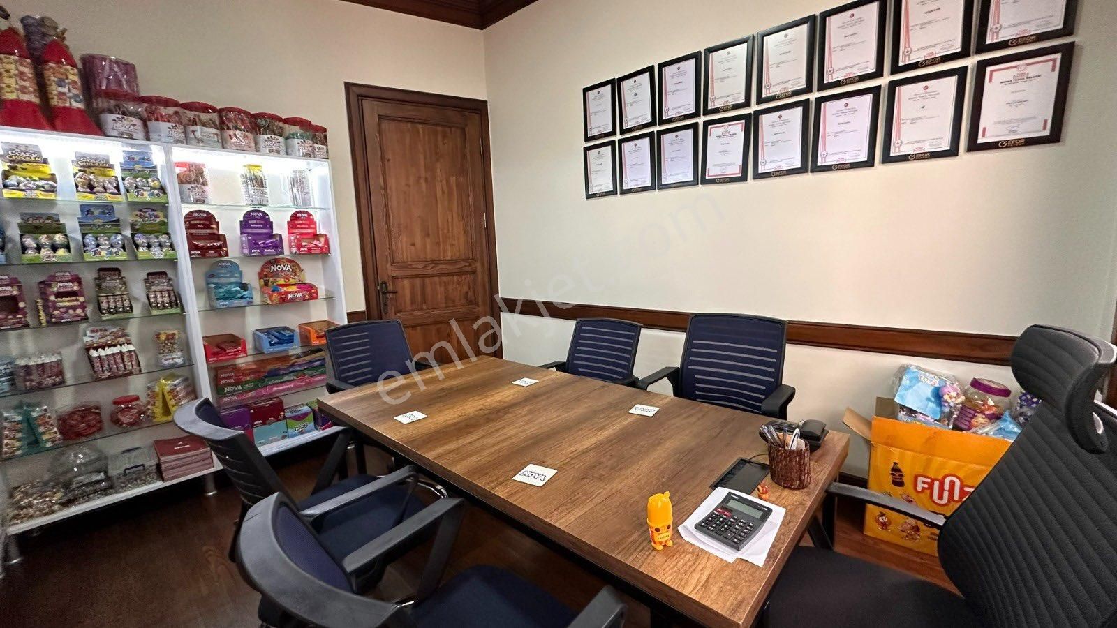 Ev Fıyatına Bakırkoyde 3,5 Katlı Köşk + 1,5 Katlı Dükkanıyla Satılık Bına - Görsel 21