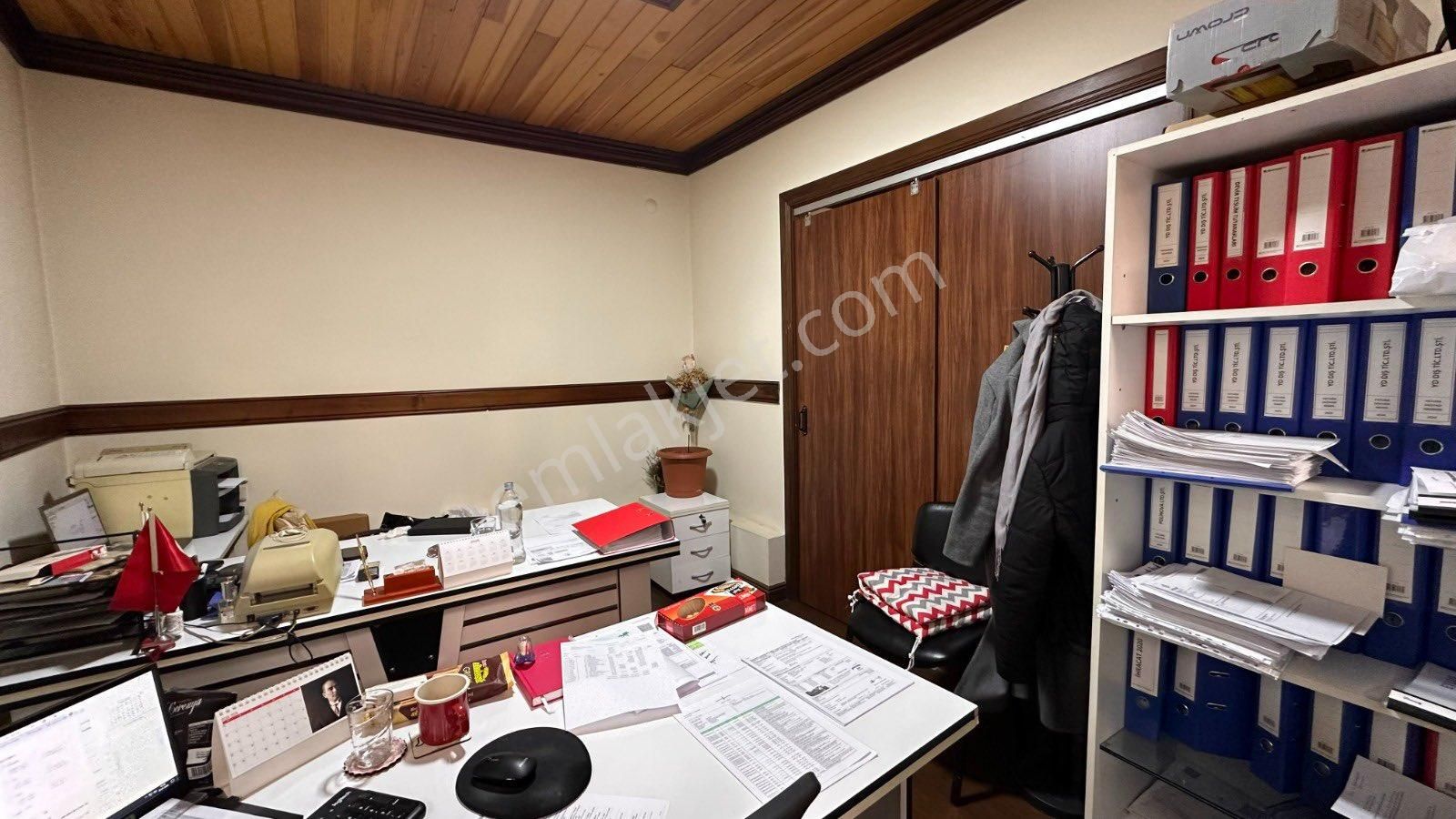 Ev Fıyatına Bakırkoyde 3,5 Katlı Köşk + 1,5 Katlı Dükkanıyla Satılık Bına - Görsel 8