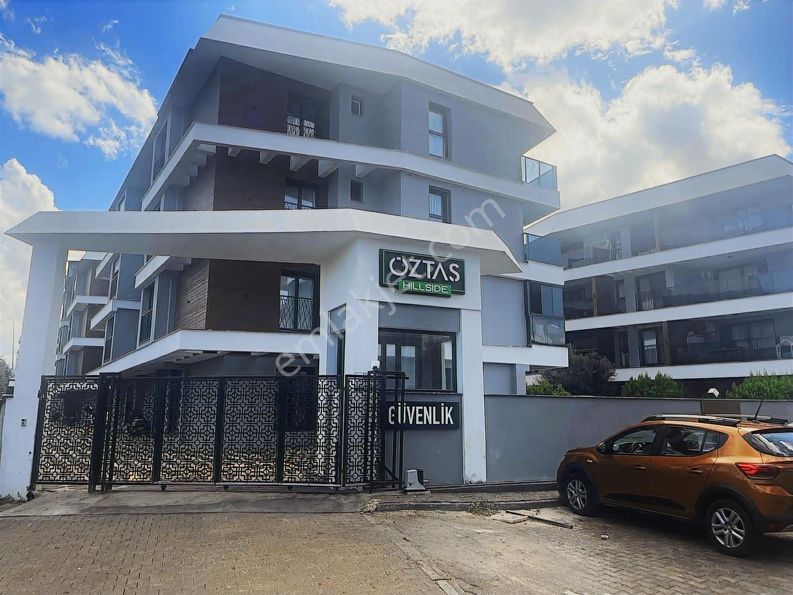 Kuşadası Merkezde Full Eşyalı Satılık 1+1 Yatırımlık Daire! - Görsel 12