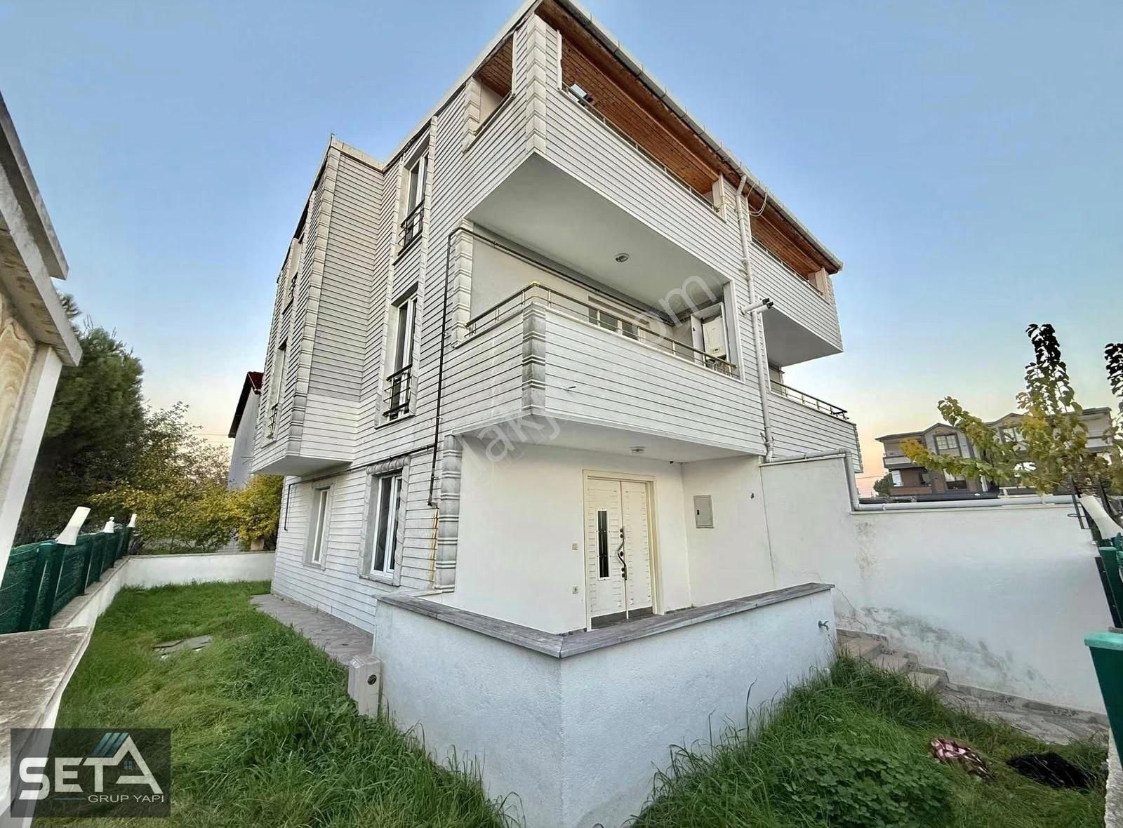 ▃▅▇seta Grup▇▅▃ Geniş Bahçeli Tam Merkezde Kombi Petekli Villa - Görsel 8