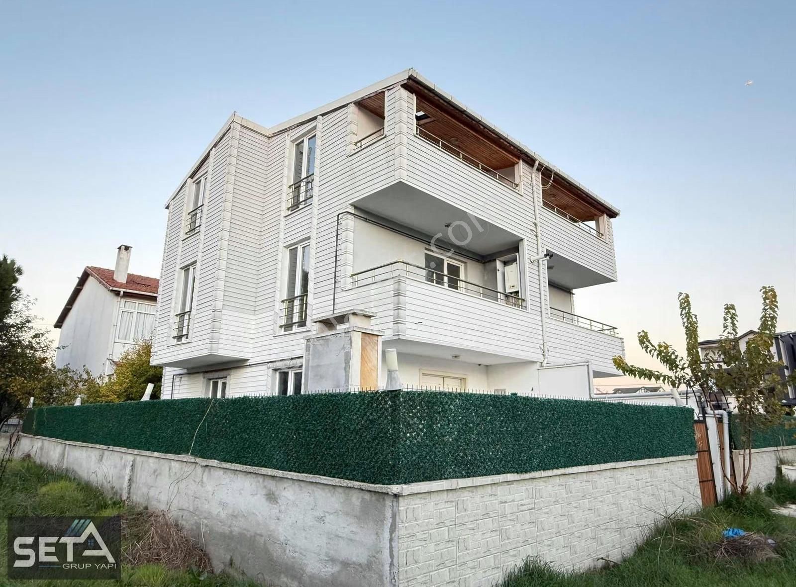 ▃▅▇seta Grup▇▅▃ Geniş Bahçeli Tam Merkezde Kombi Petekli Villa - Görsel 16