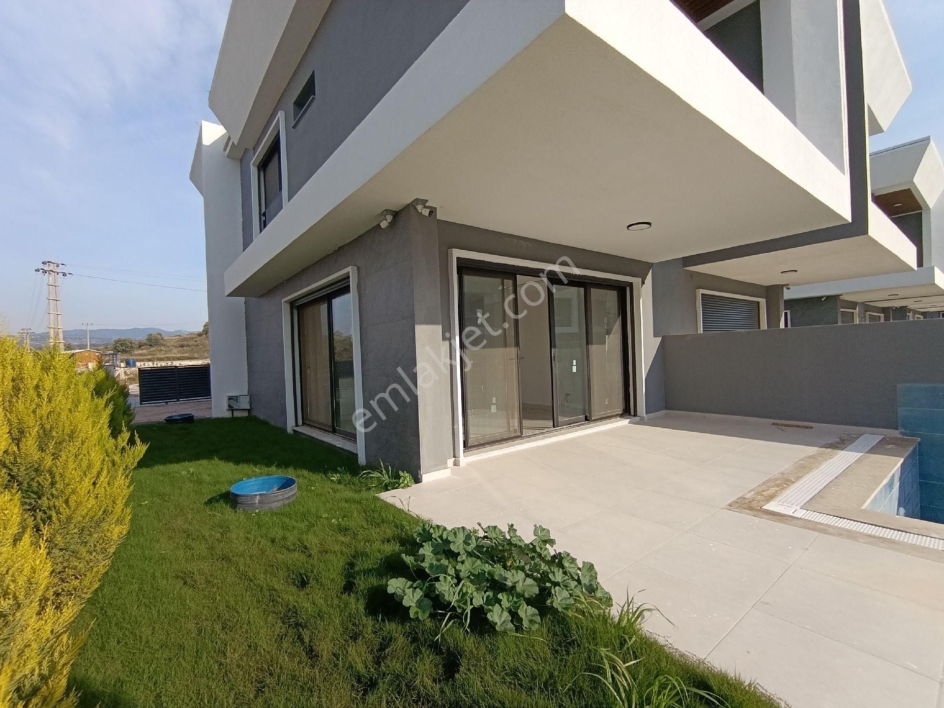 Kuşadası Davutlar'da Müstakil Havuzlu Yeni Projede 3+1 Satılık Villa - Görsel 13