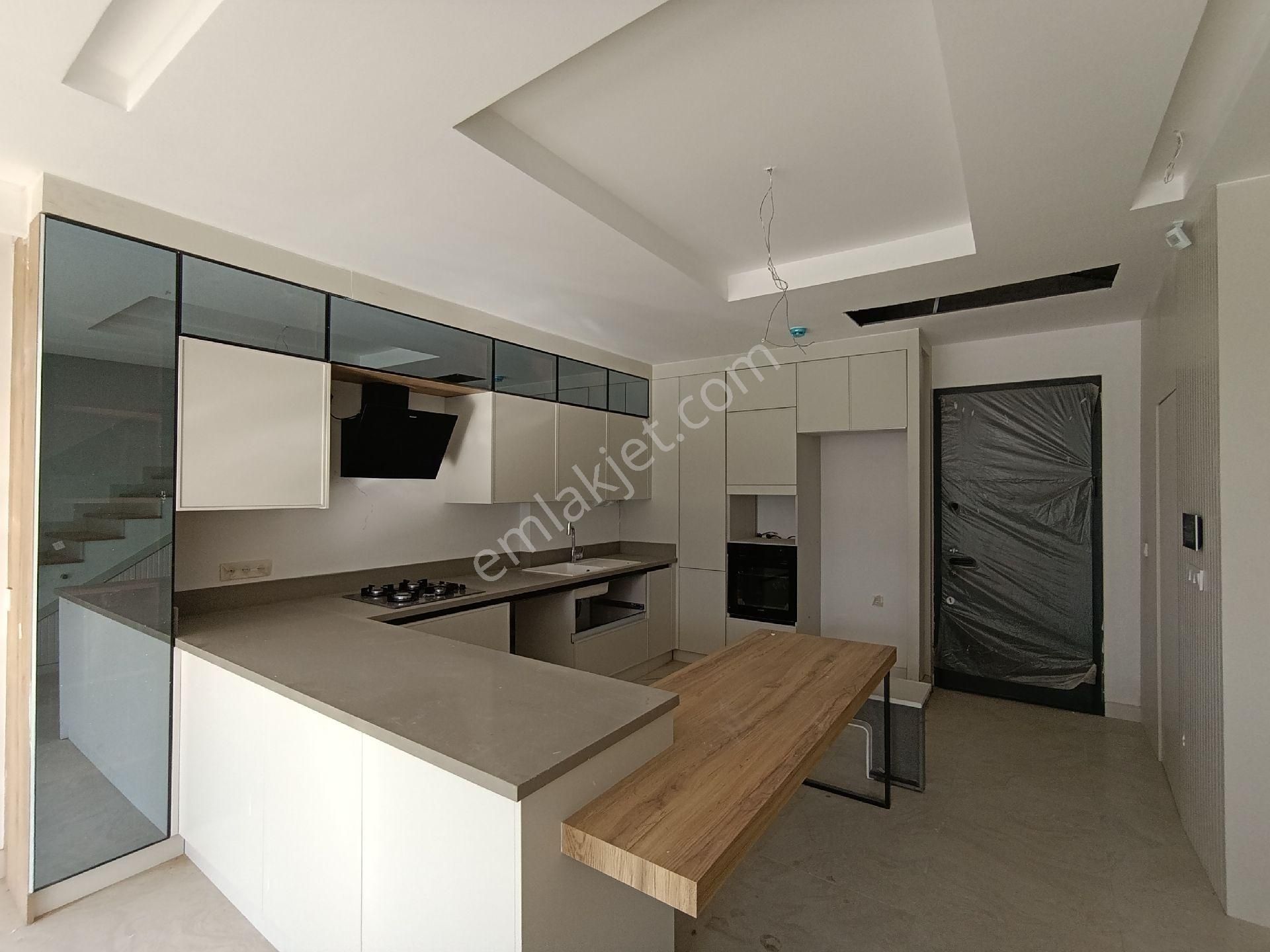 Kuşadası Davutlar'da Müstakil Havuzlu Yeni Projede 3+1 Satılık Villa - Görsel 12