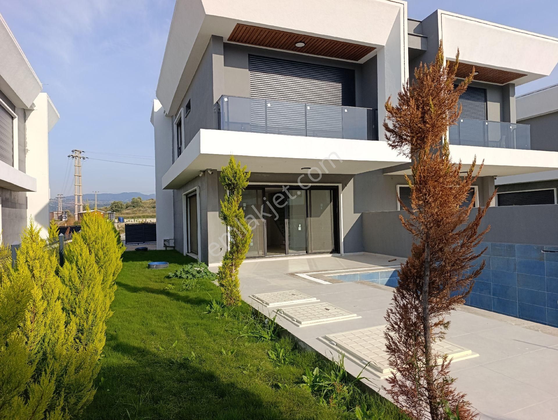 Kuşadası Davutlar'da Müstakil Havuzlu Yeni Projede 3+1 Satılık Villa - Görsel 6