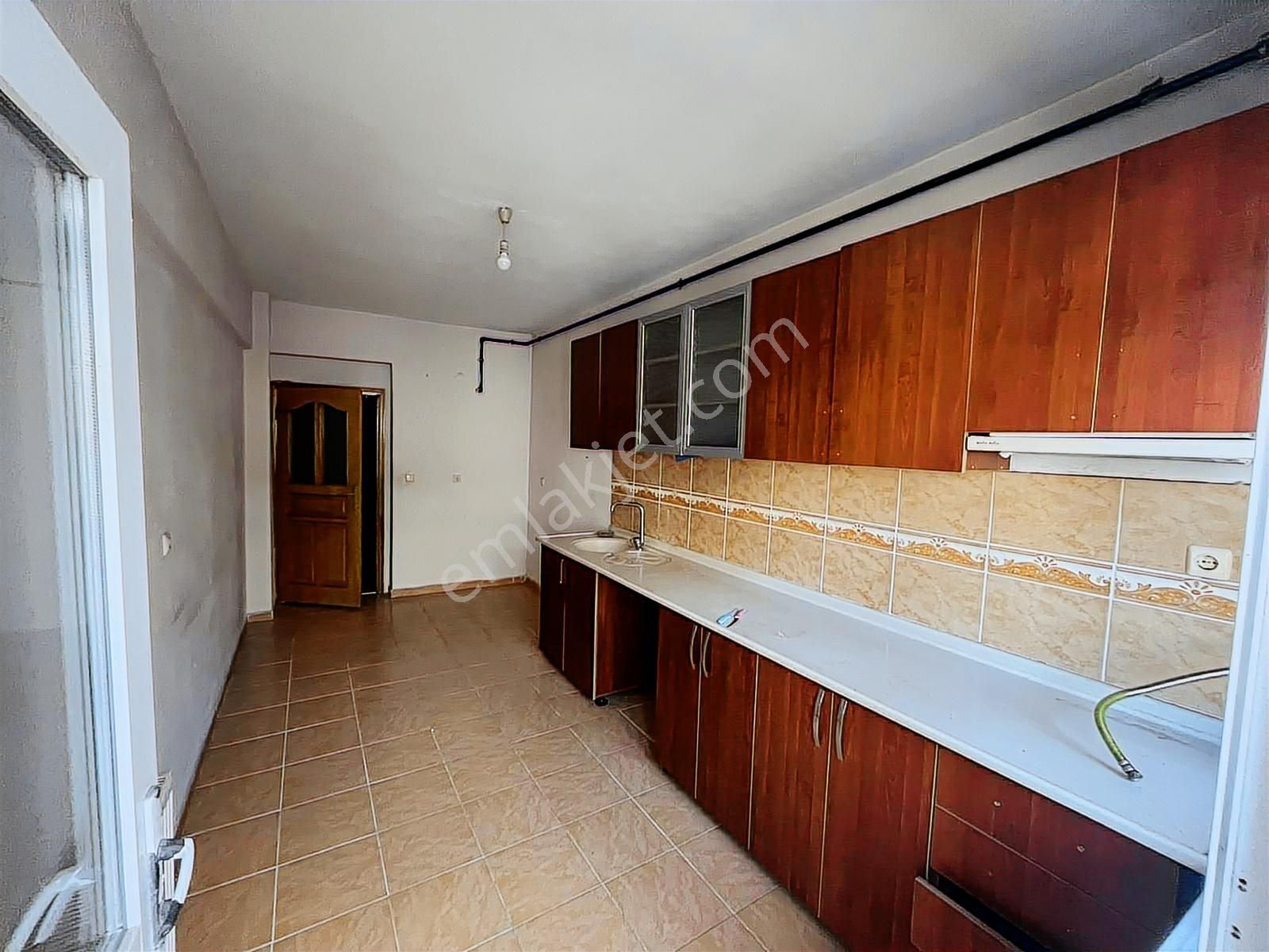 Yılmaz Emlak'tan Esenyurt Şehitler Mah. Kiralık 2+1 3.kat Daire - Görsel 4