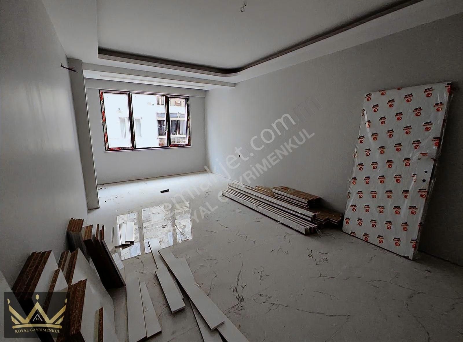 Royal Den Yunusemre De Cadde Üzeri Sıfır 2+1 Daire Satılıktır.