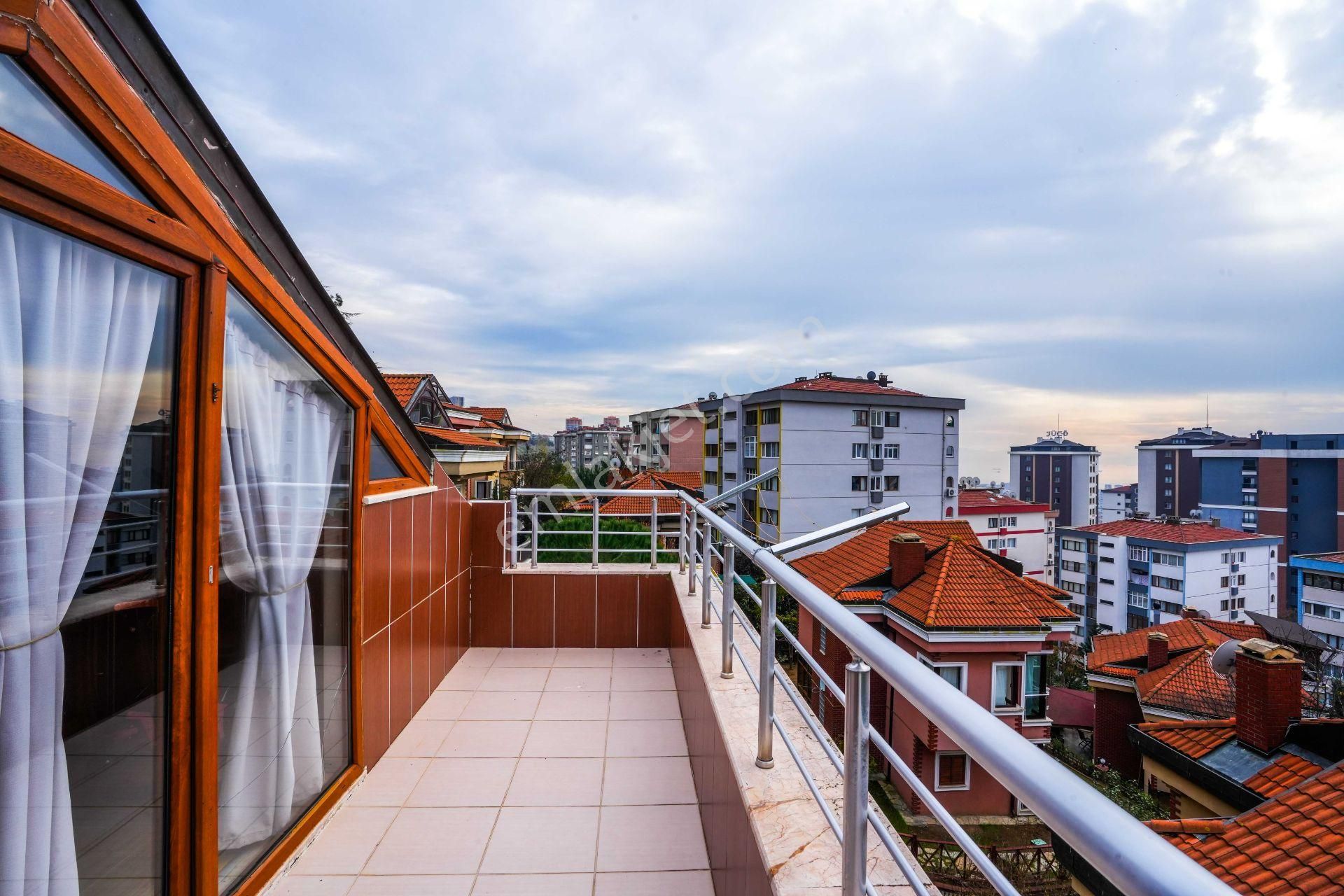 Yakacık'ta Butik Site İçerisinde 5+2 Muhteşem Satılık Villa - Görsel 23