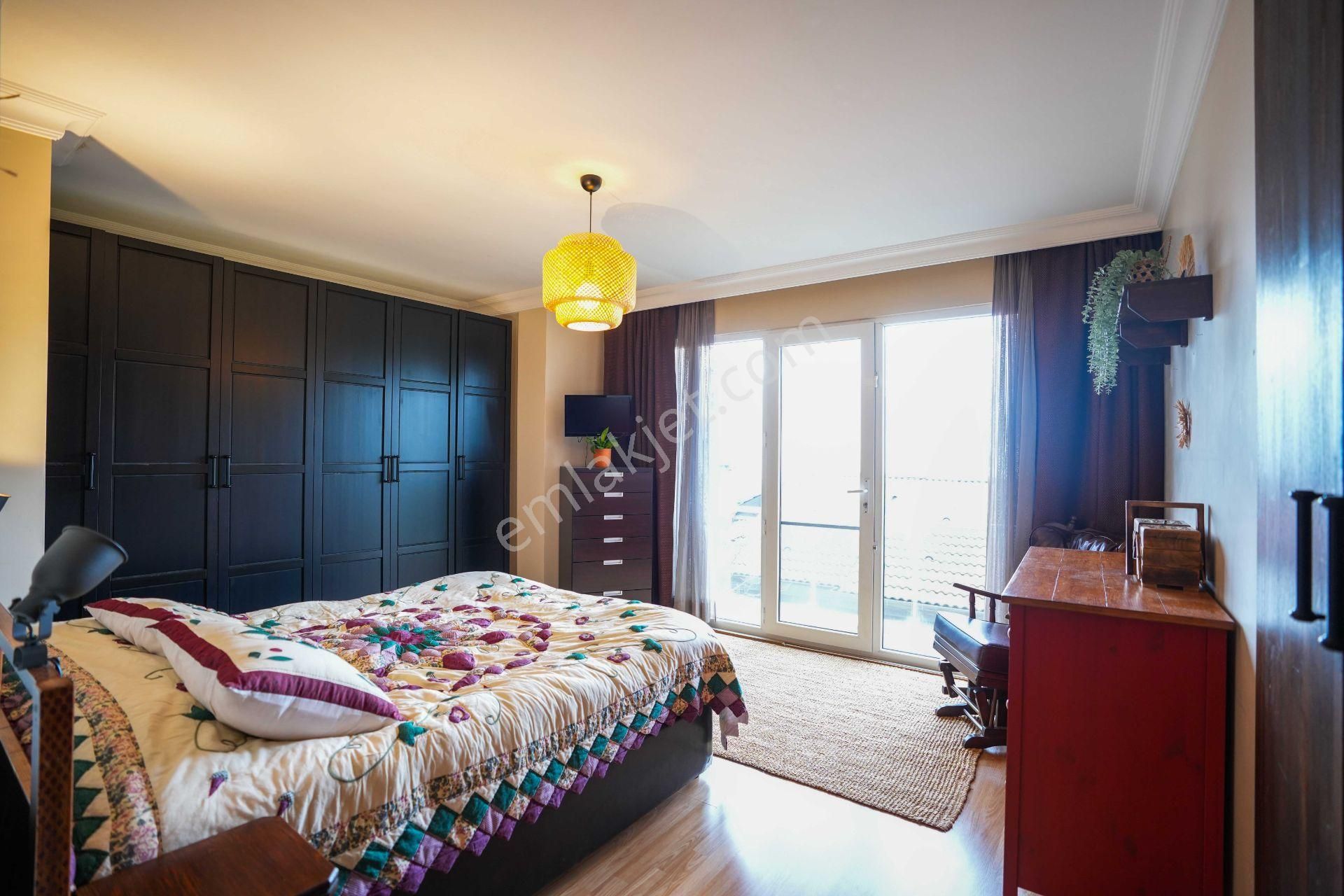 Yakacık'ta Butik Site İçerisinde 5+2 Muhteşem Satılık Villa - Görsel 12