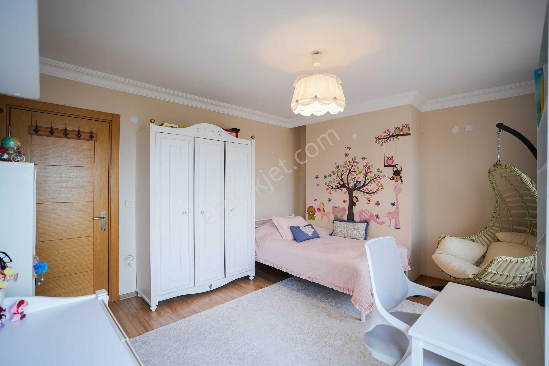 Yakacık'ta Butik Site İçerisinde 5+2 Muhteşem Satılık Villa - Görsel 8