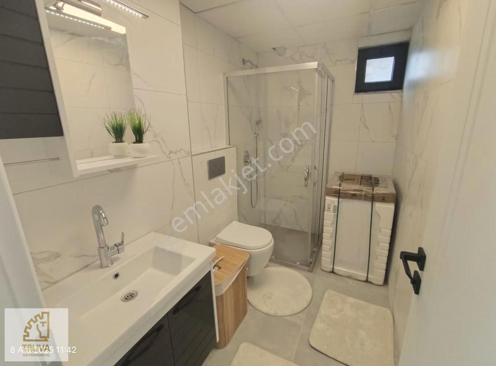 Truva/ahmet Kömürcüden Körfez'de Tramvaya Yakın Eşyalı 1+1 Daire - Görsel 4