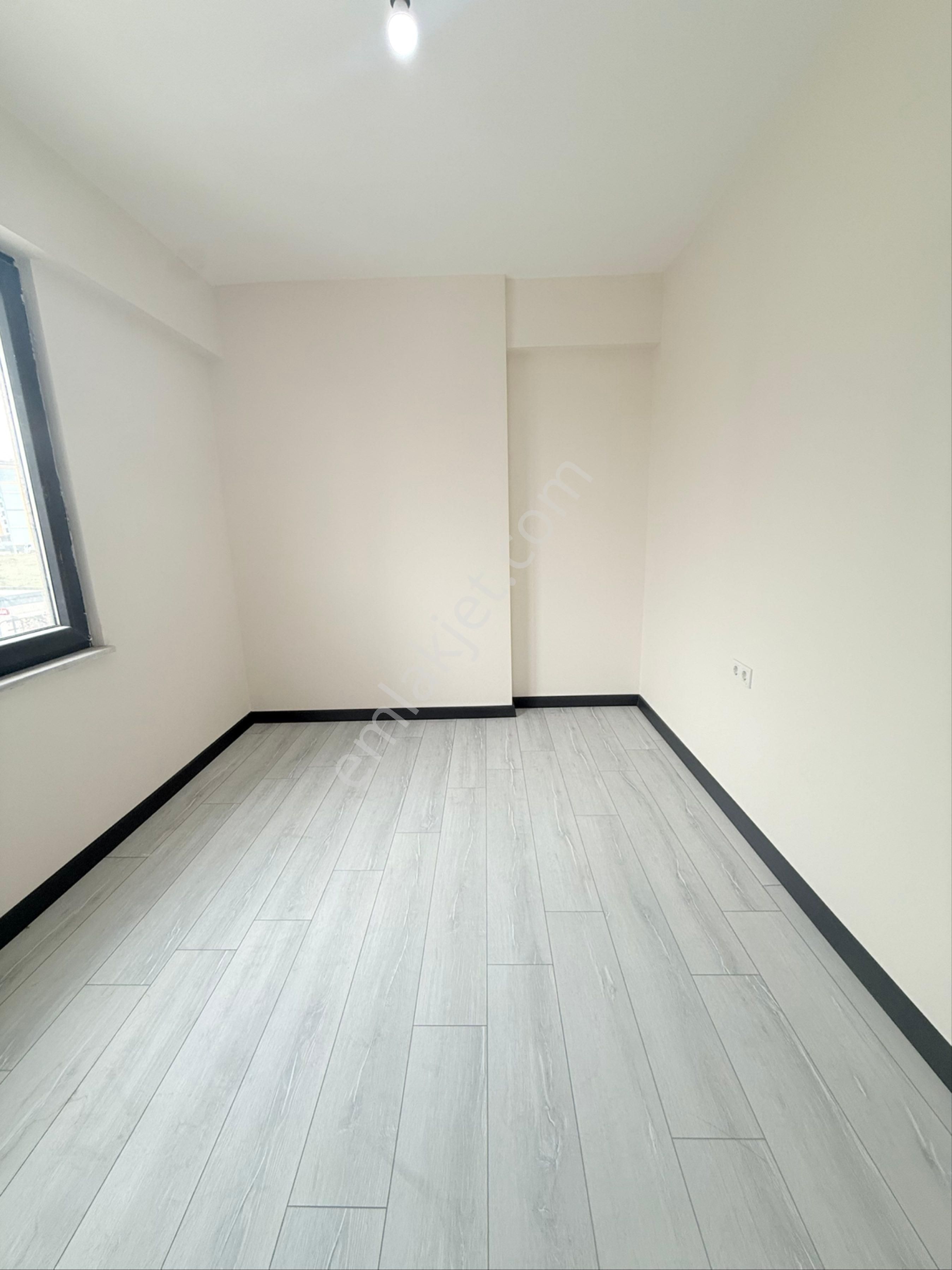 Çerkezköy Narin Caddesinde 4+1 Site İçinde Harika Bir Daire - Görsel 16