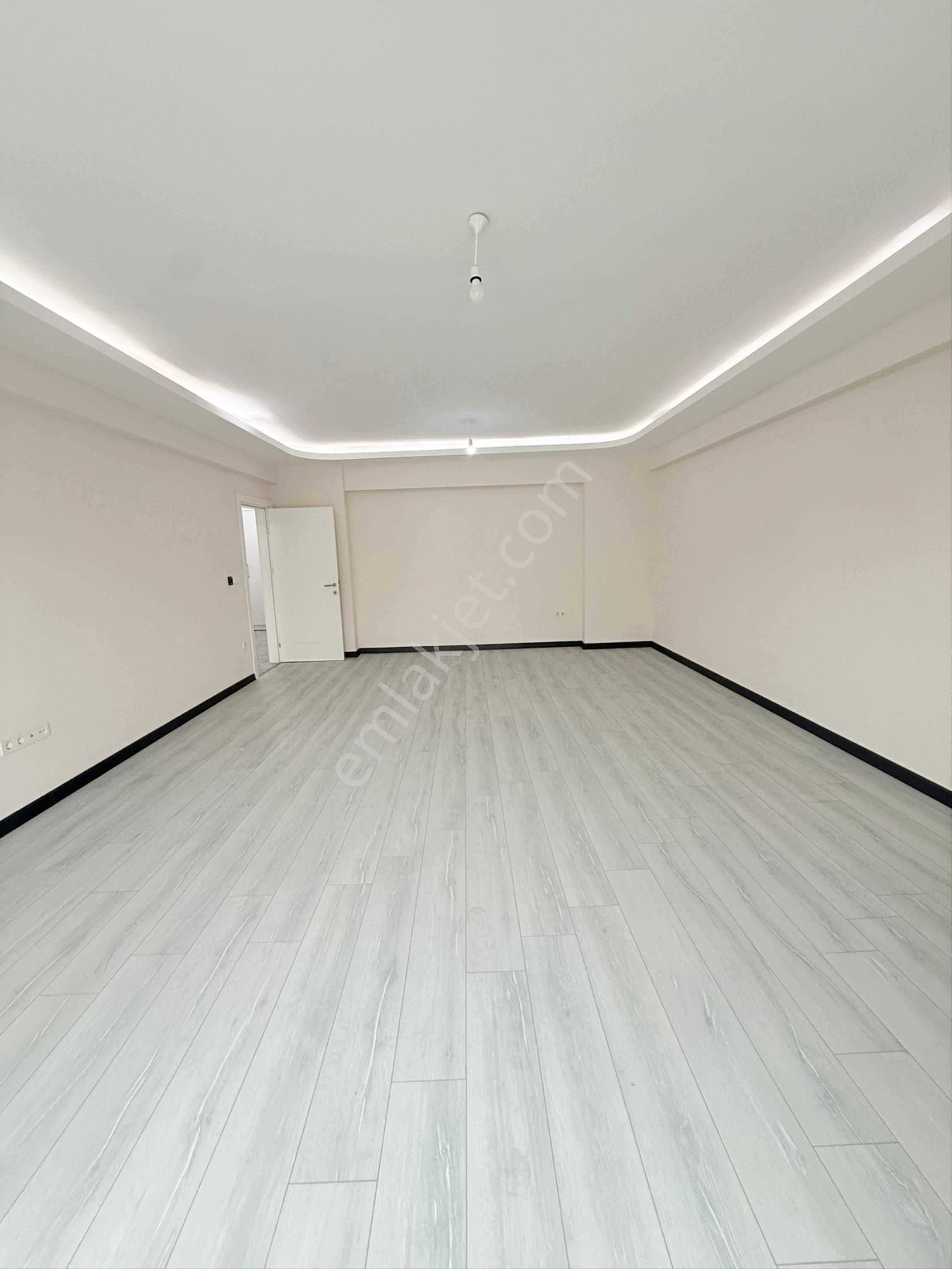 Çerkezköy Narin Caddesinde 4+1 Site İçinde Harika Bir Daire - Görsel 30