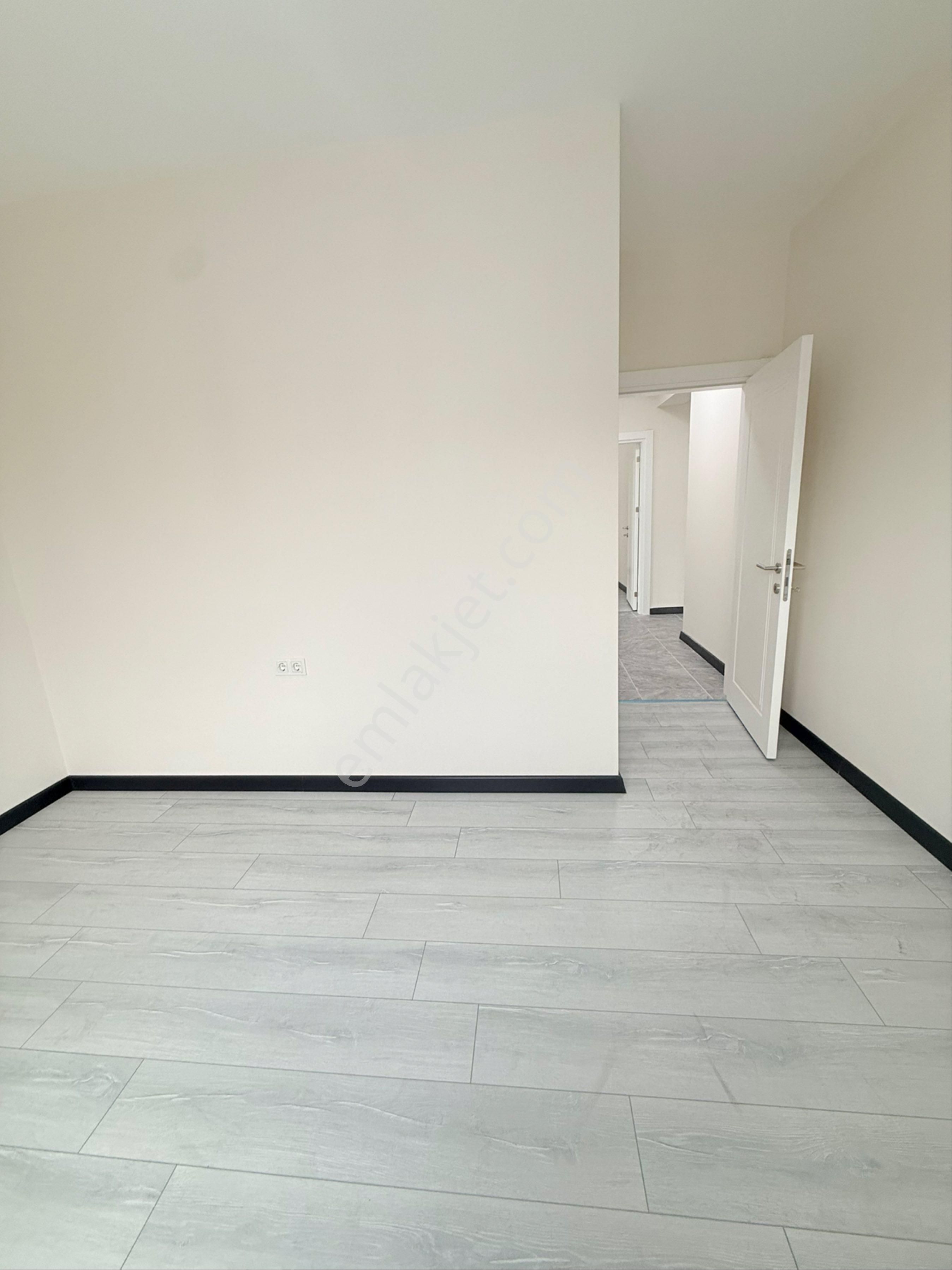 Çerkezköy Narin Caddesinde 4+1 Site İçinde Harika Bir Daire - Görsel 11