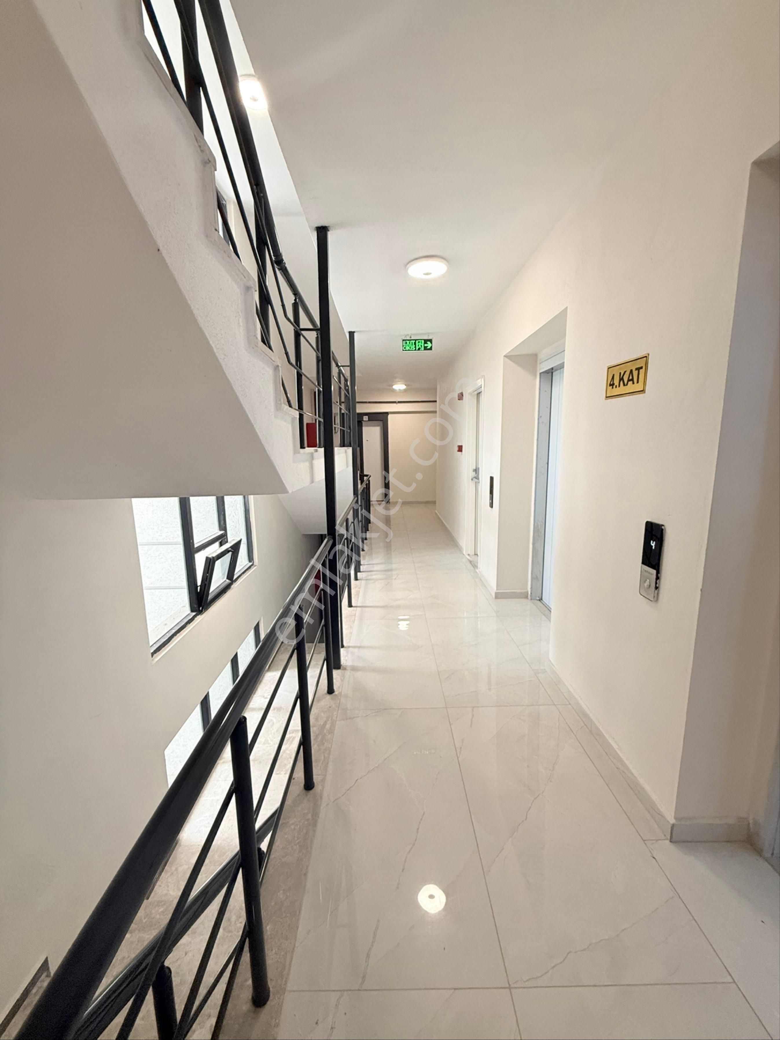 Çerkezköy Narin Caddesinde 4+1 Site İçinde Harika Bir Daire - Görsel 34