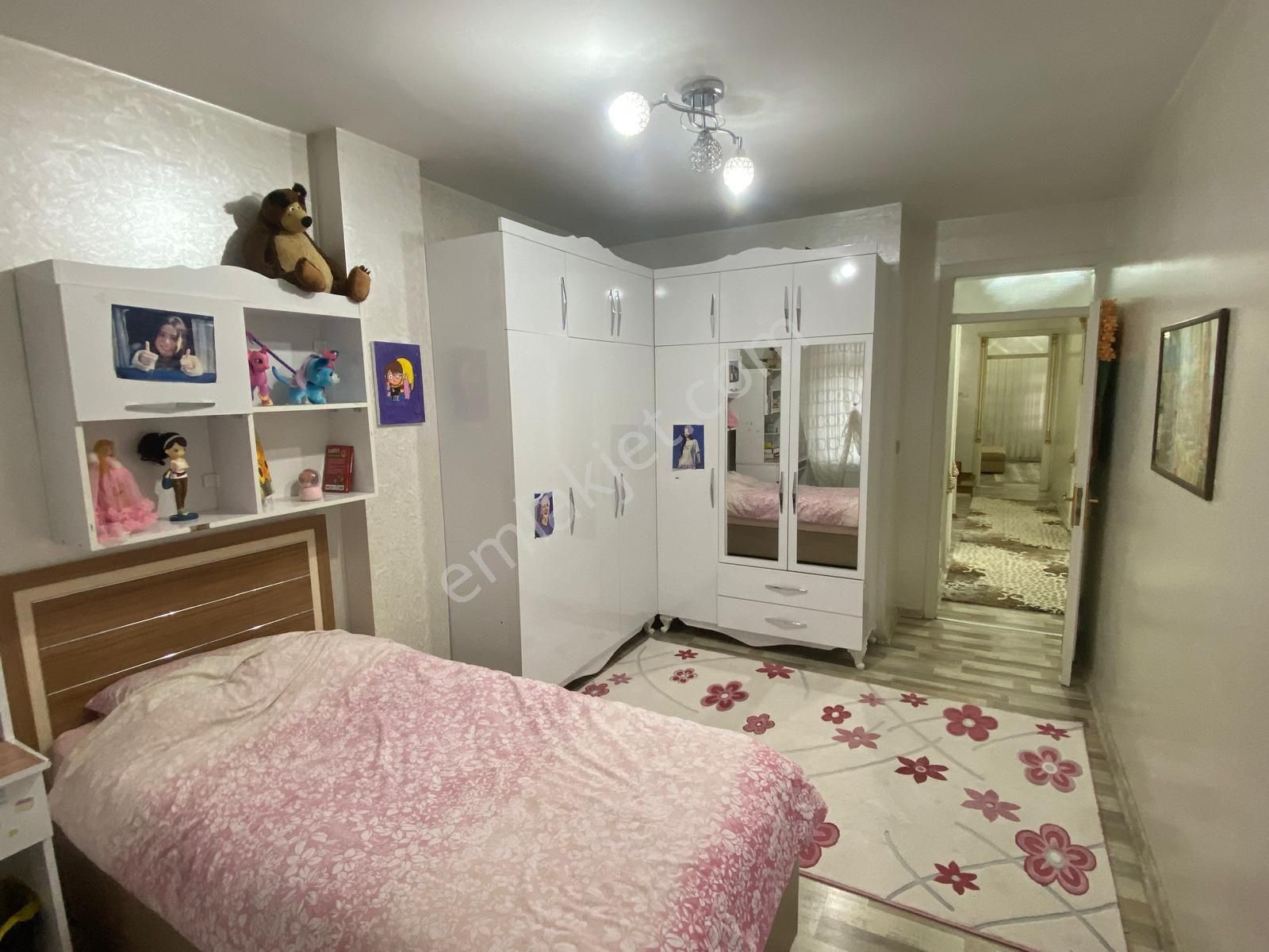 Tugayda 4 Katlı Acil Satılık Villa - Görsel 21