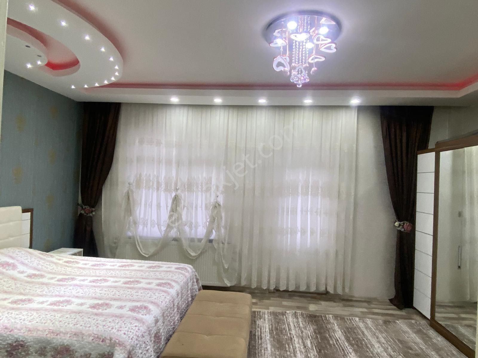 Tugayda 4 Katlı Acil Satılık Villa - Görsel 20