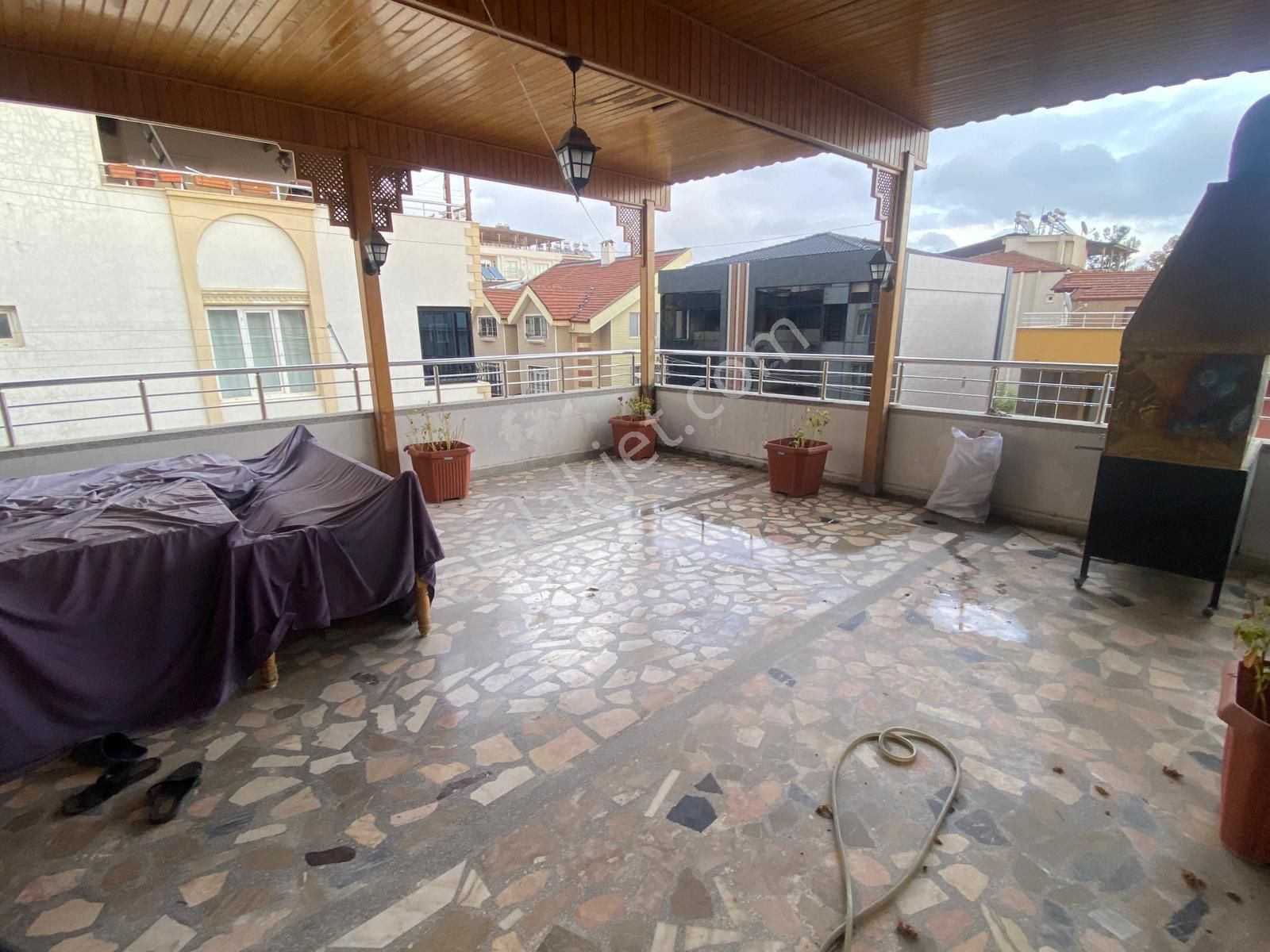 Tugayda 4 Katlı Acil Satılık Villa - Görsel 9