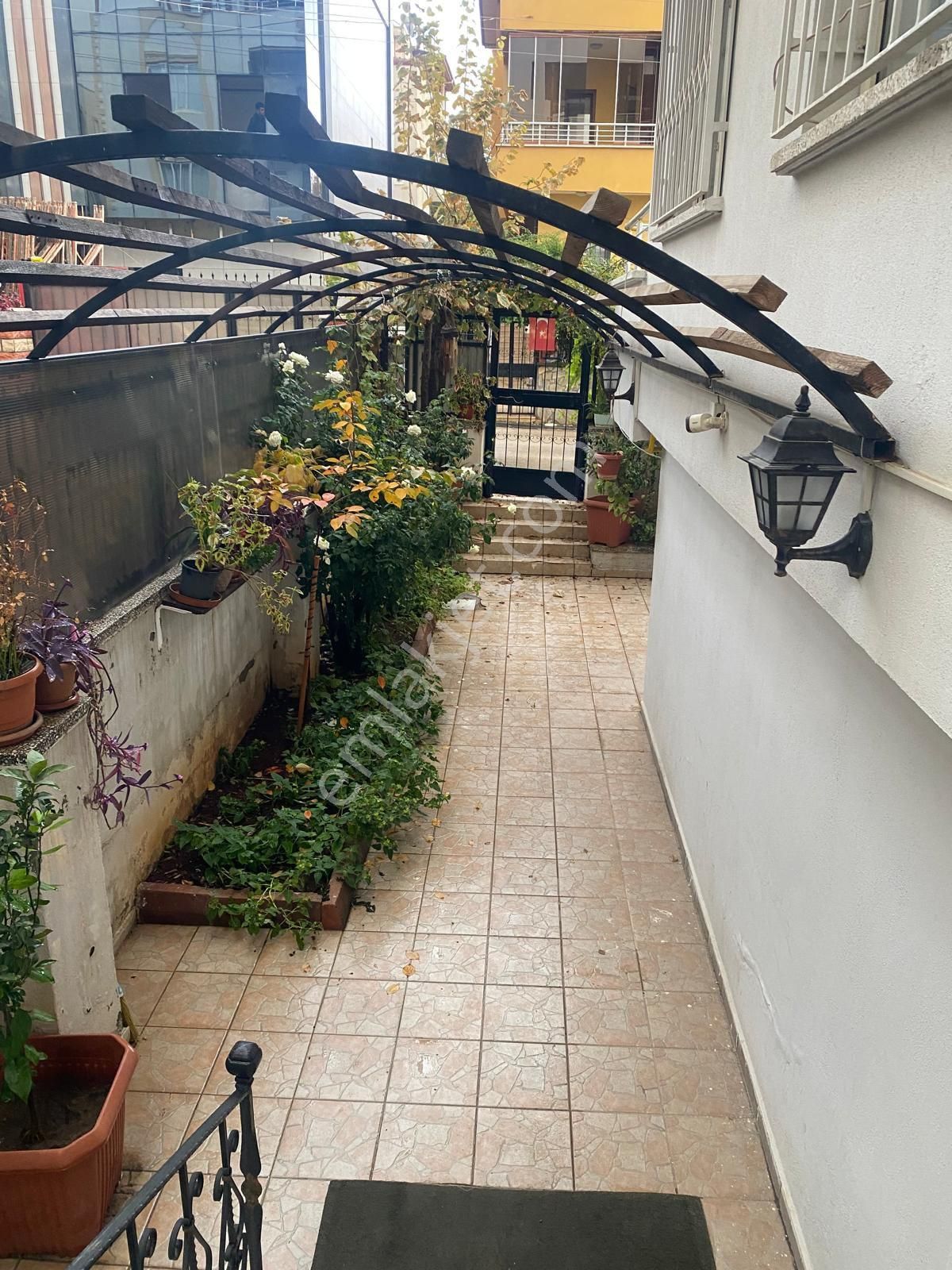 Tugayda 4 Katlı Acil Satılık Villa - Görsel 15