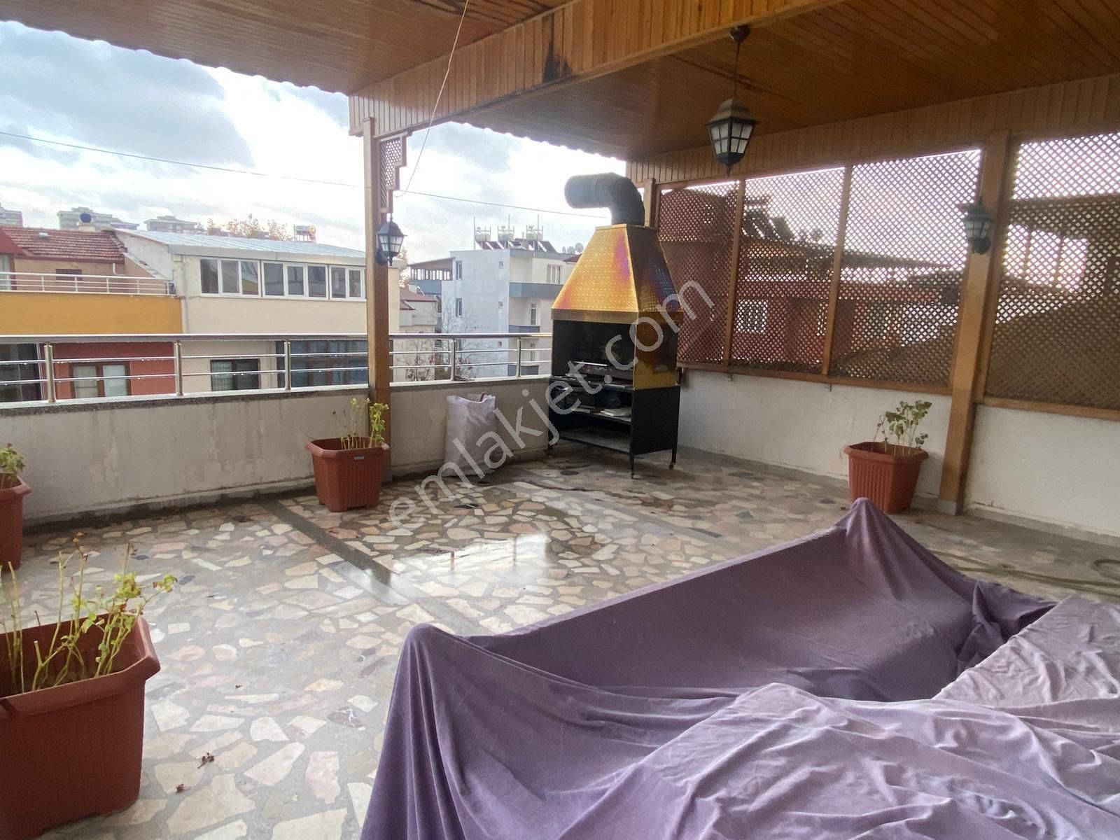 Tugayda 4 Katlı Acil Satılık Villa - Görsel 5