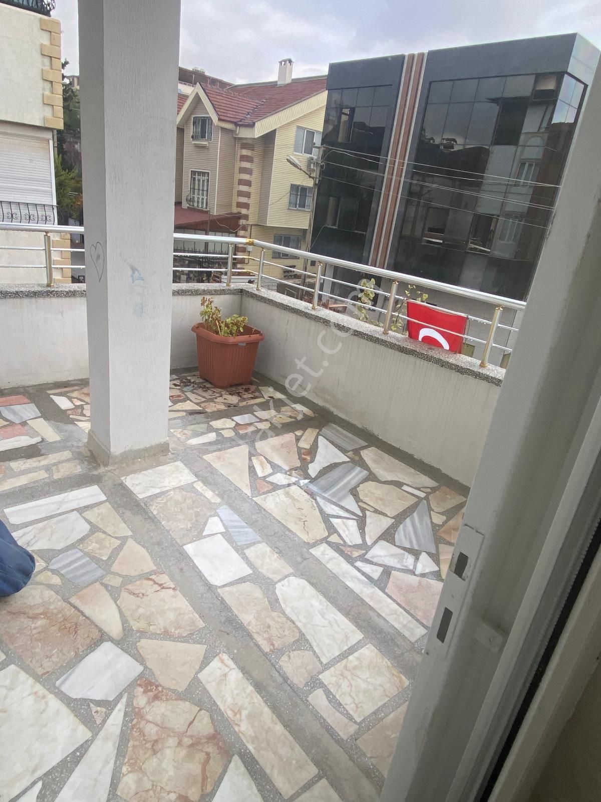 Tugayda 4 Katlı Acil Satılık Villa - Görsel 26