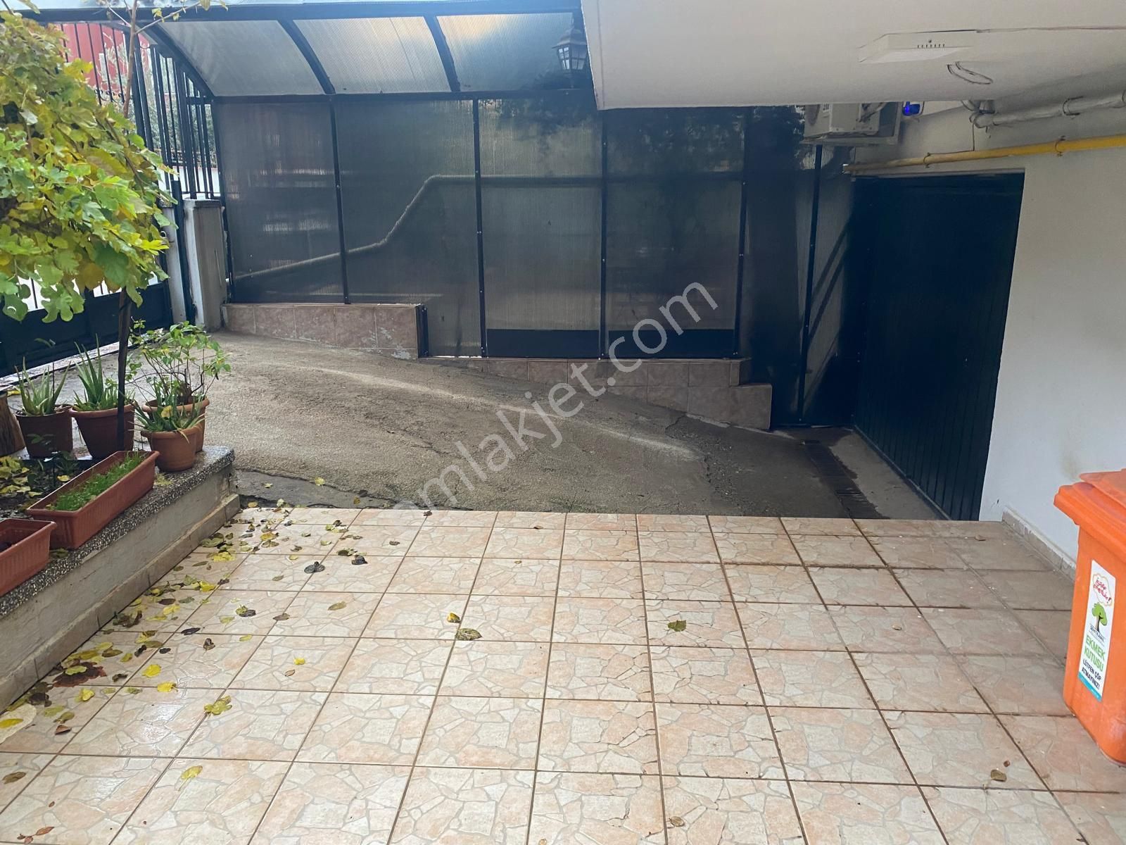 Tugayda 4 Katlı Acil Satılık Villa - Görsel 27