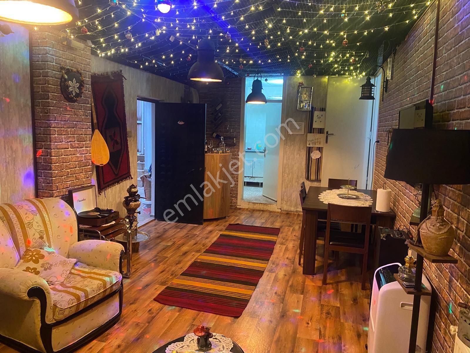 Tugayda 4 Katlı Acil Satılık Villa - Görsel 23