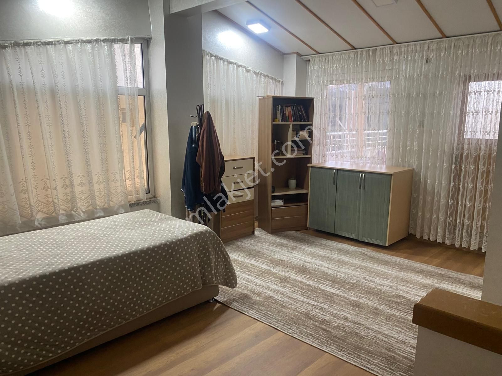 Tugayda 4 Katlı Acil Satılık Villa - Görsel 16