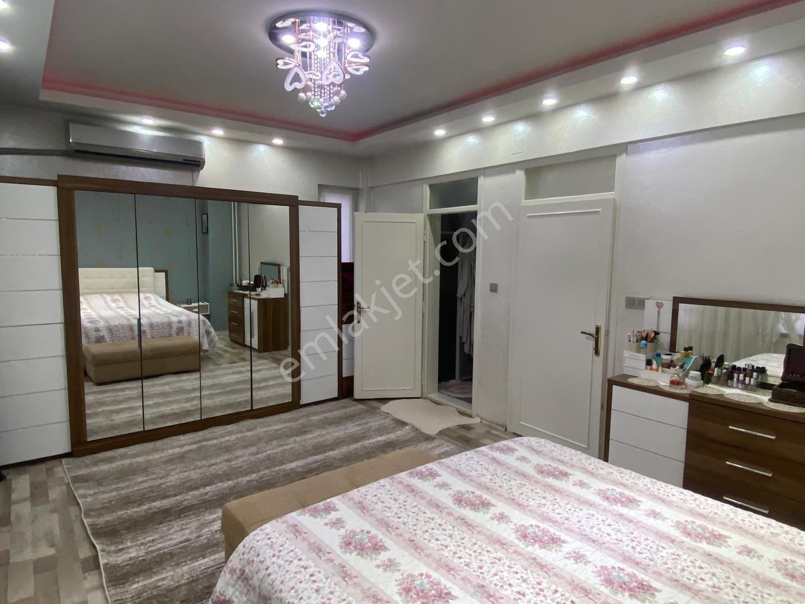 Tugayda 4 Katlı Acil Satılık Villa - Görsel 24