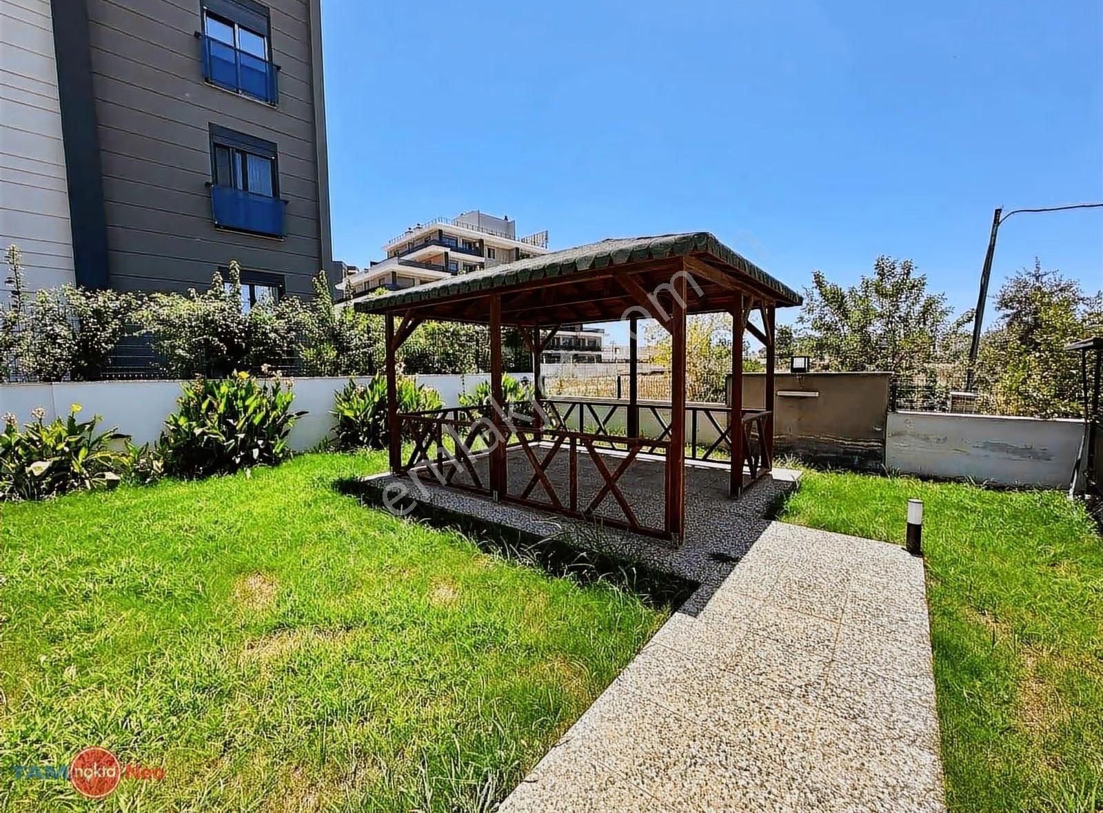 Altıntaş'ta Havuzlu,spor Alanlı,iskanlı Arakat 1+1 - Görsel 2