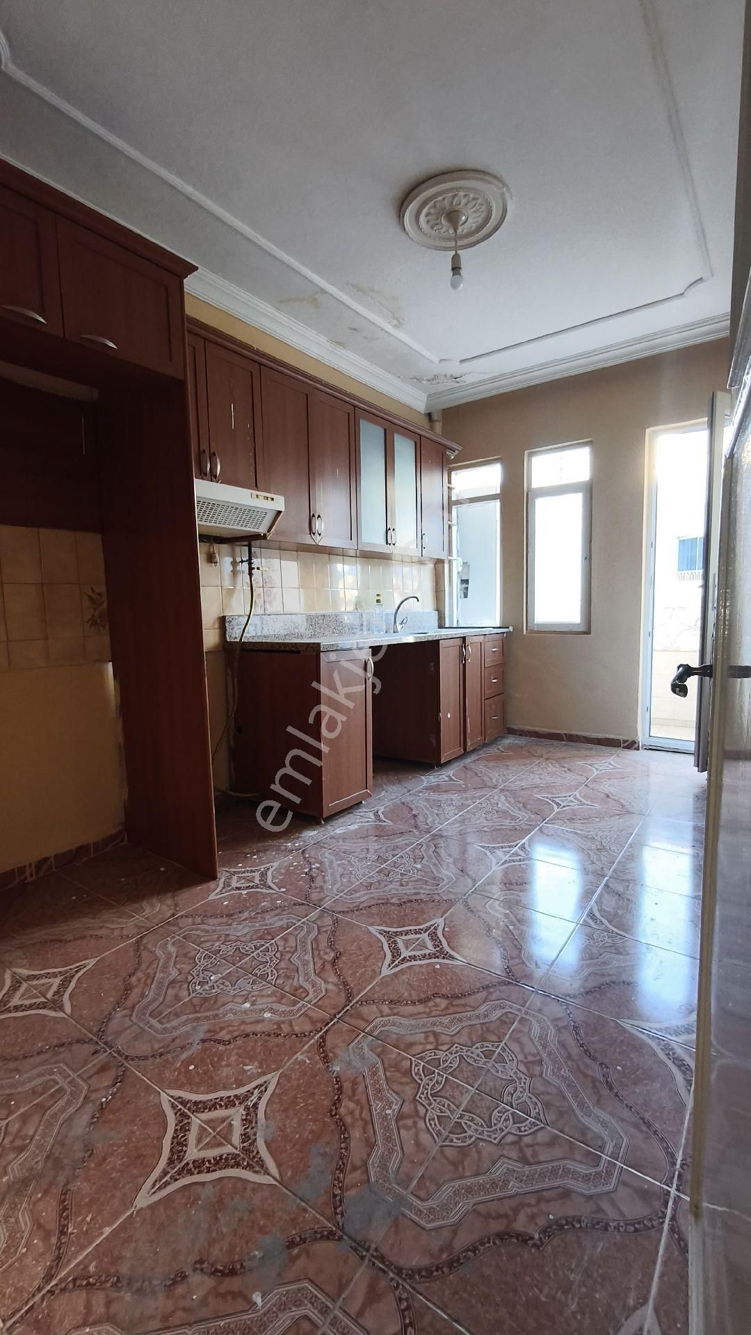 Ofis Kütüphane Sokağında