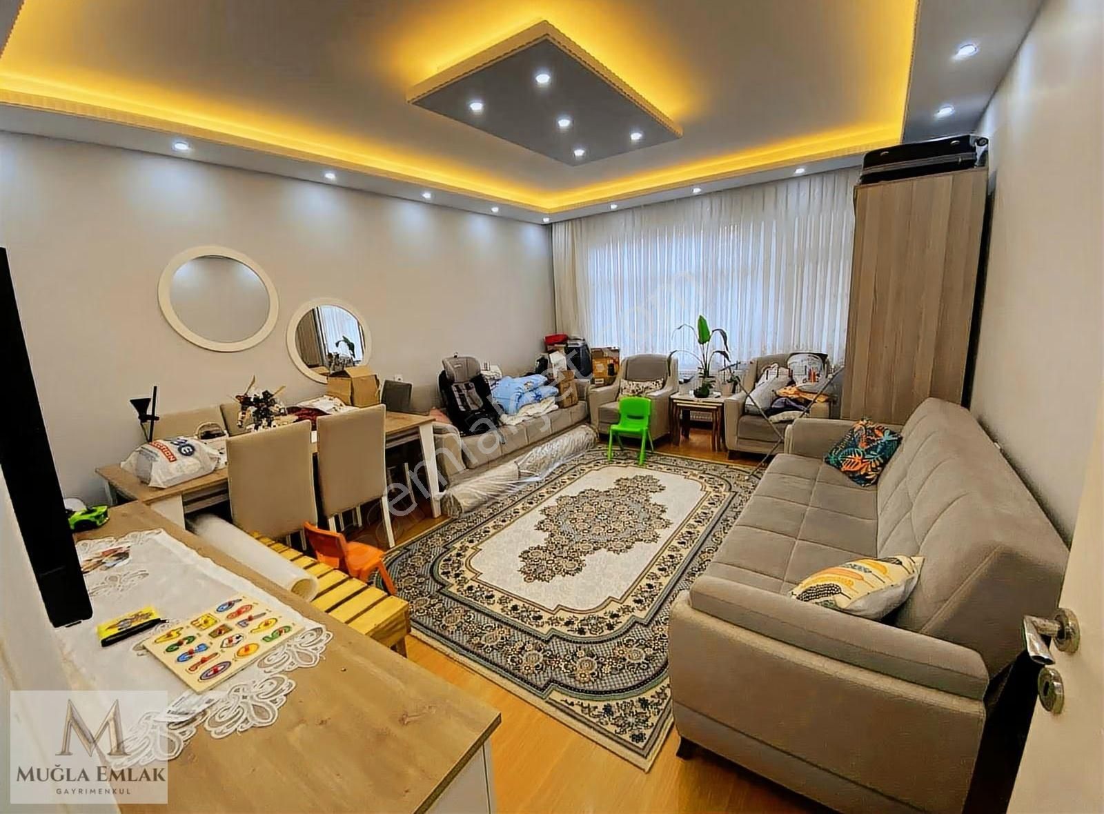 Muğla Emlaktan Şemsipaşada 115m 3+1 Balkonlu Giriş Daire