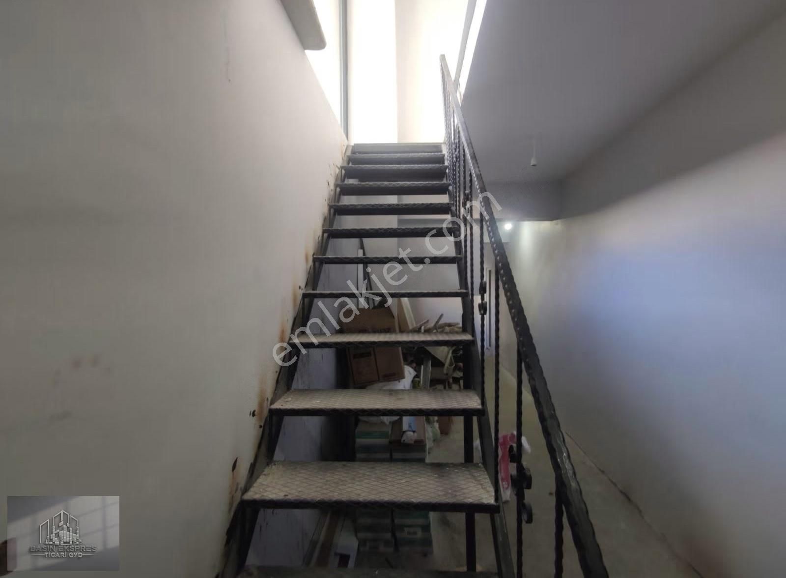 Sulyapıdan Kirazlıda Fırsat 0 90 M2 Depolu Dükkan - Görsel 4