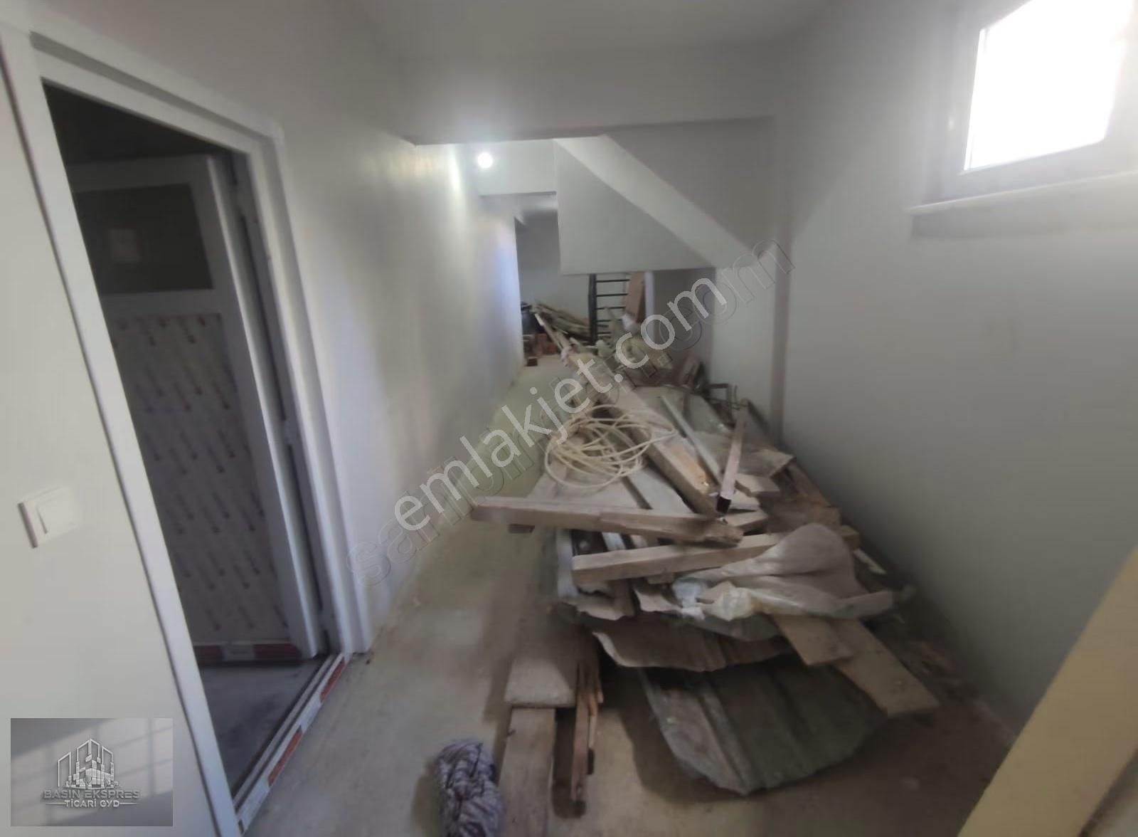 Sulyapıdan Kirazlıda Fırsat 0 90 M2 Depolu Dükkan - Görsel 14