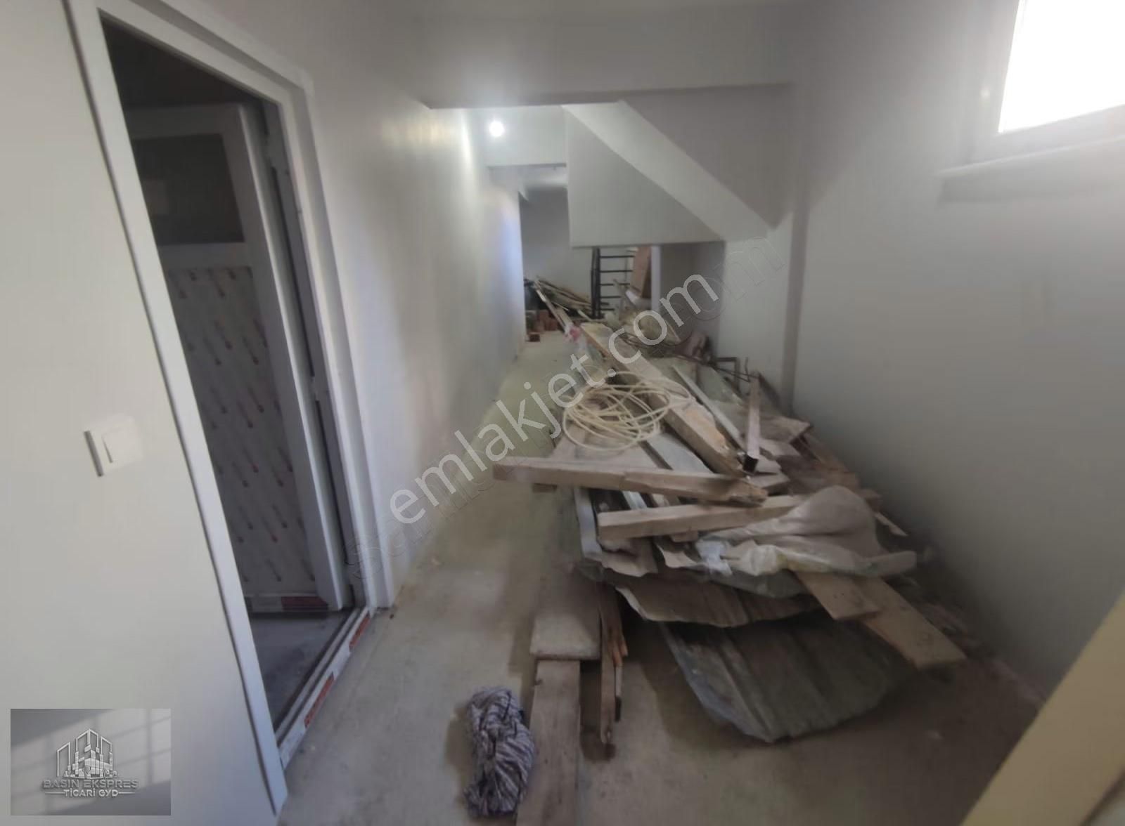 Sulyapıdan Kirazlıda Fırsat 0 90 M2 Depolu Dükkan - Görsel 28