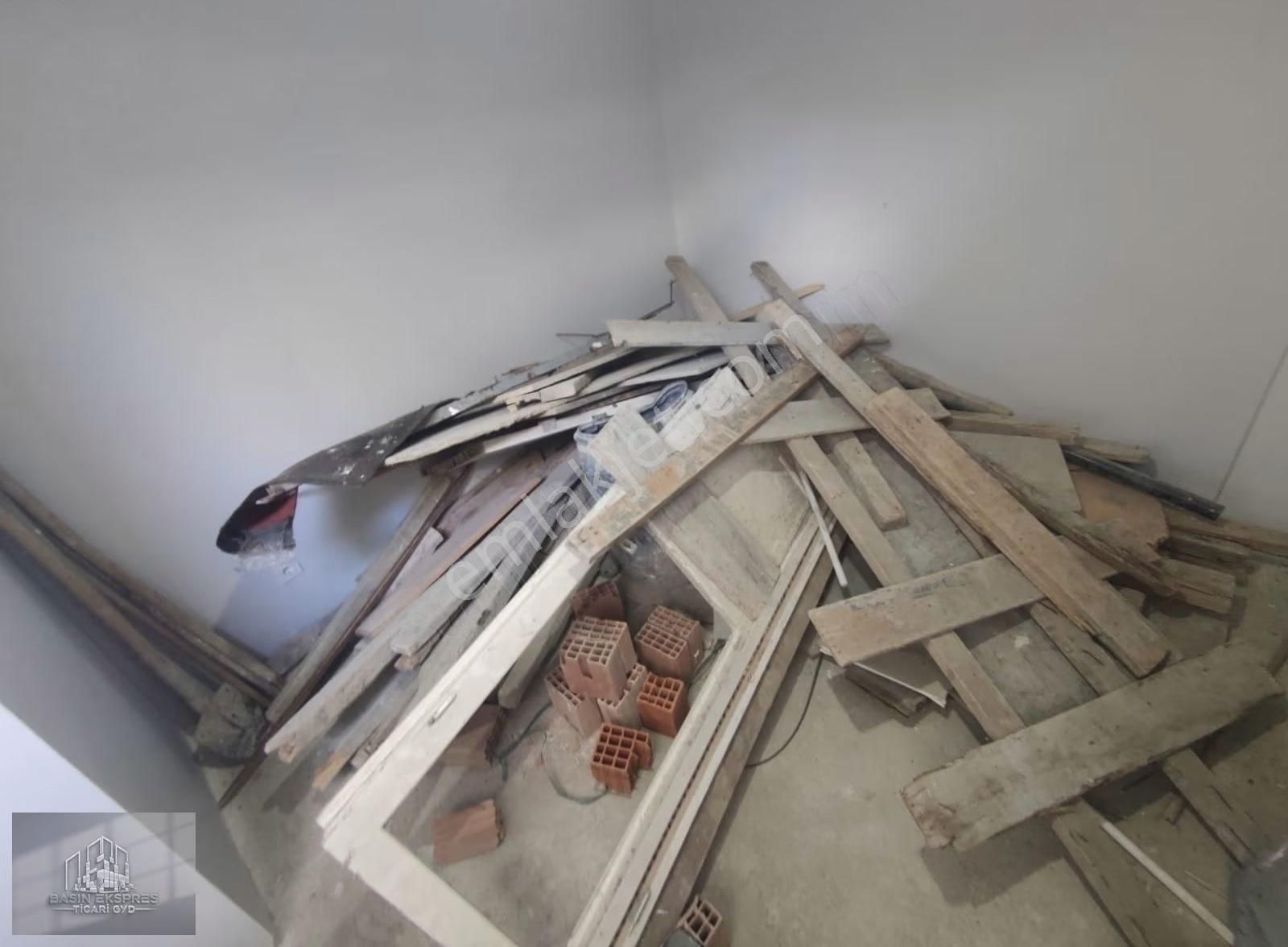 Sulyapıdan Kirazlıda Fırsat 0 90 M2 Depolu Dükkan - Görsel 5