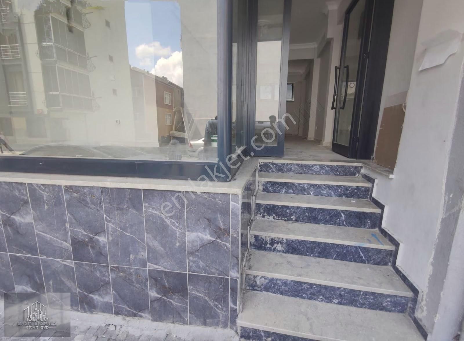 Sulyapıdan Kirazlıda Fırsat 0 90 M2 Depolu Dükkan - Görsel 21