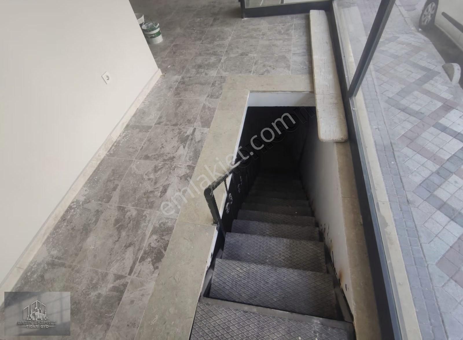 Sulyapıdan Kirazlıda Fırsat 0 90 M2 Depolu Dükkan - Görsel 18