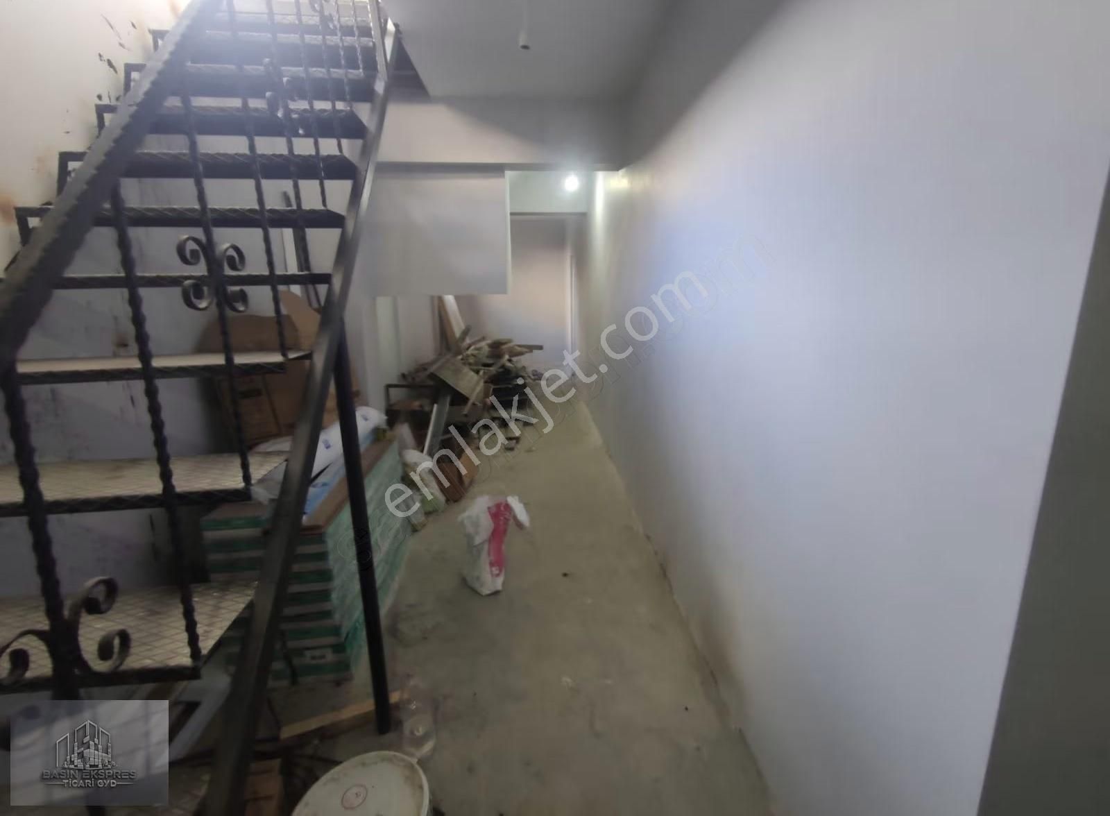 Sulyapıdan Kirazlıda Fırsat 0 90 M2 Depolu Dükkan - Görsel 25