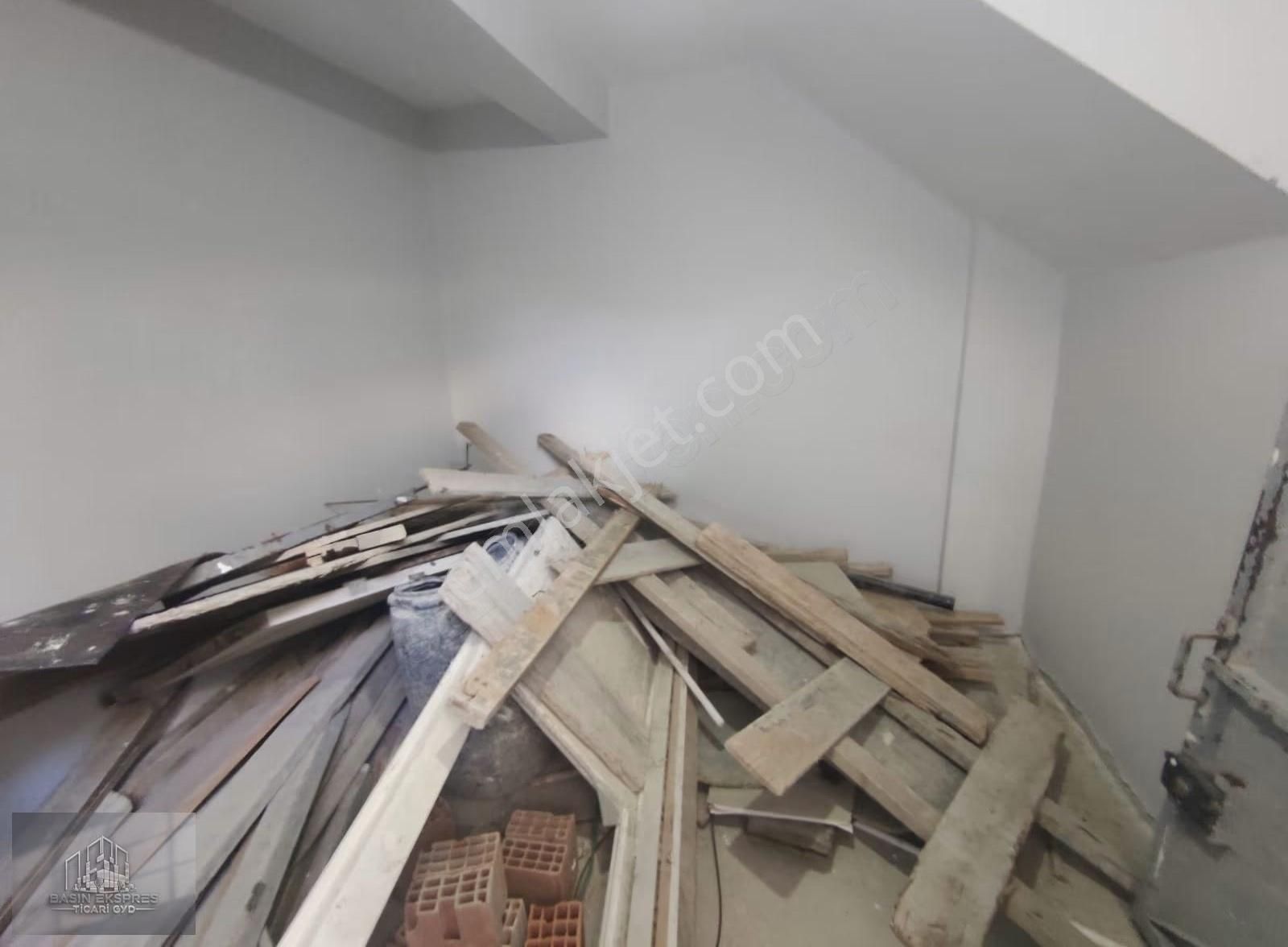 Sulyapıdan Kirazlıda Fırsat 0 90 M2 Depolu Dükkan - Görsel 26