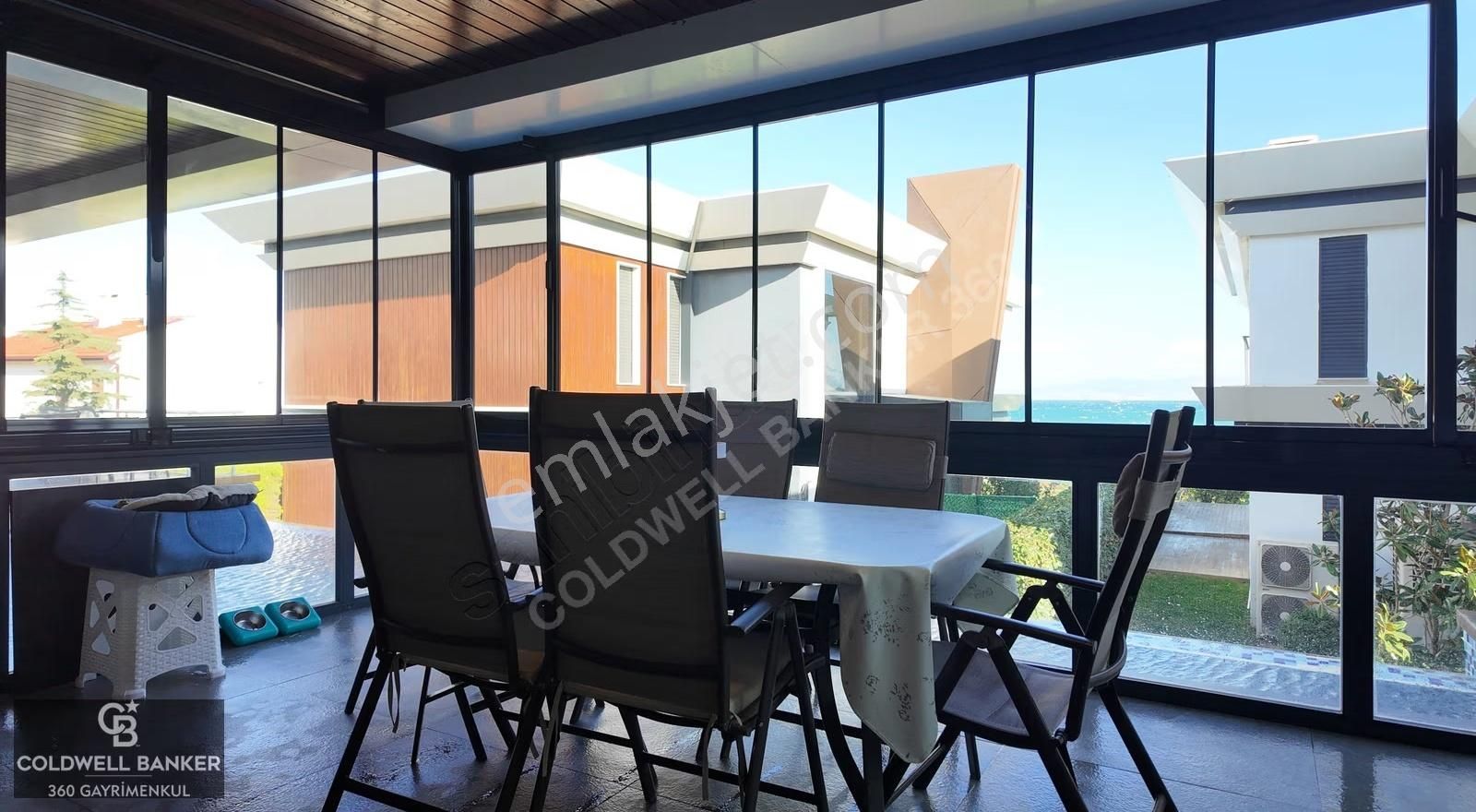 Urla İskele'nin En Elit Sitesinde Satılık Özel Tasarım Villa - Görsel 19