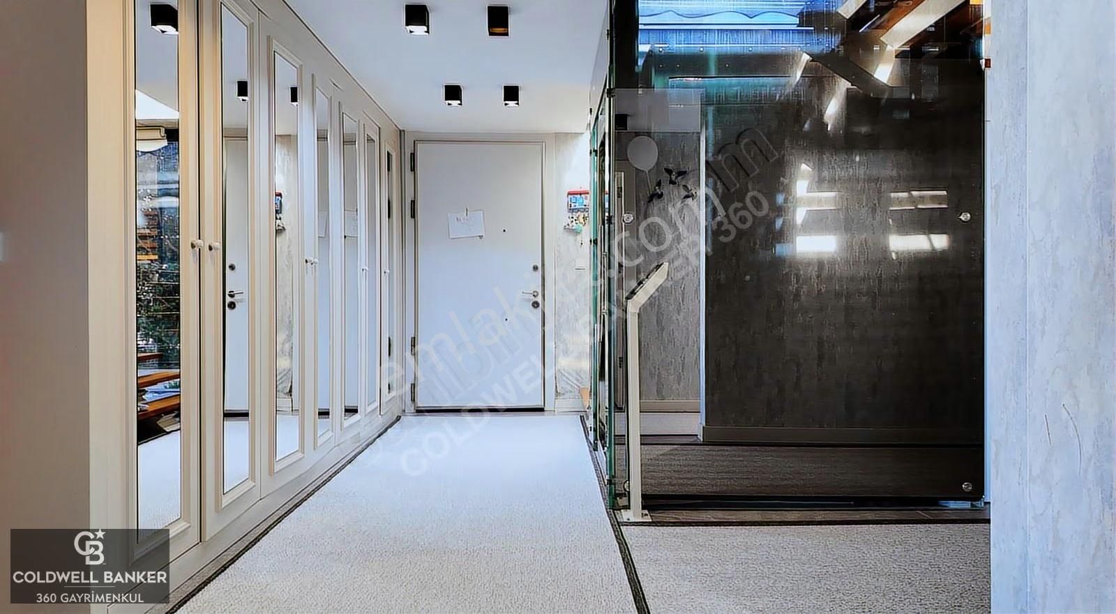 Urla İskele'nin En Elit Sitesinde Satılık Özel Tasarım Villa - Görsel 7