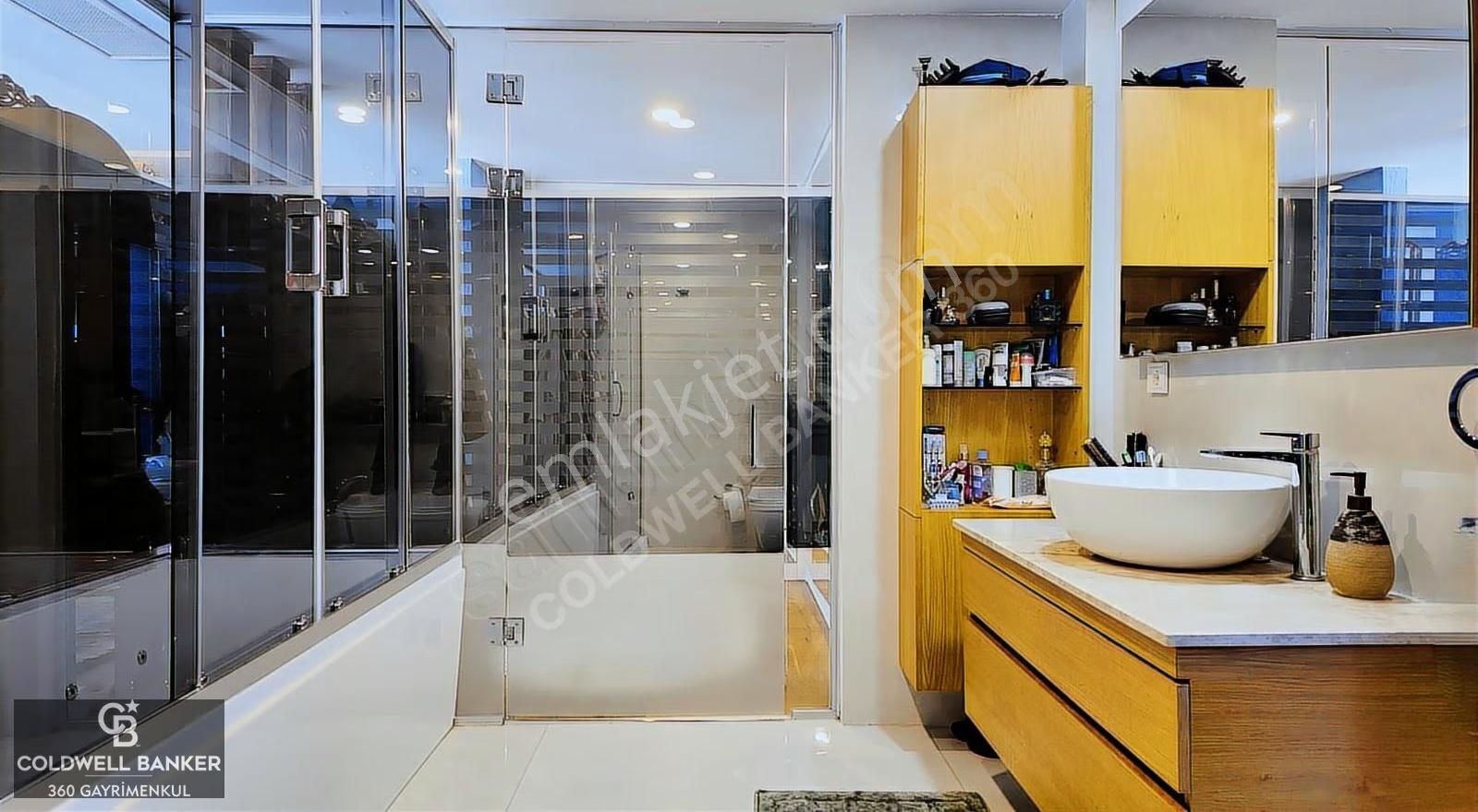 Urla İskele'nin En Elit Sitesinde Satılık Özel Tasarım Villa - Görsel 34