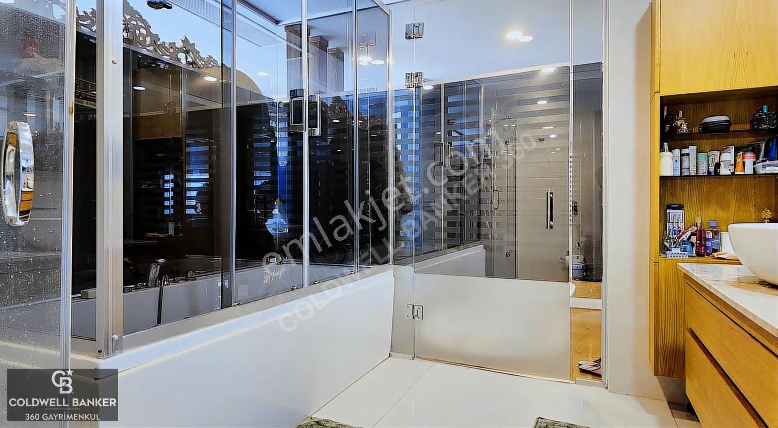 Urla İskele'nin En Elit Sitesinde Satılık Özel Tasarım Villa - Görsel 17