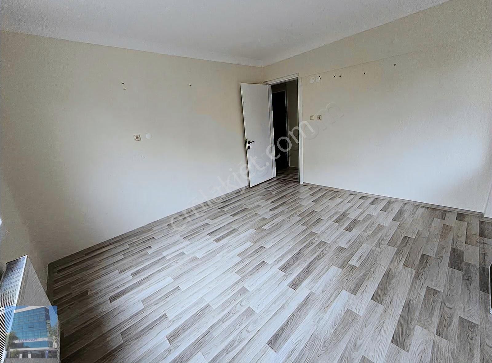 Mevlana Mah Şehit Erol Olçok Aihl Karşısında Kiralık 2+1 Daire - Görsel 2