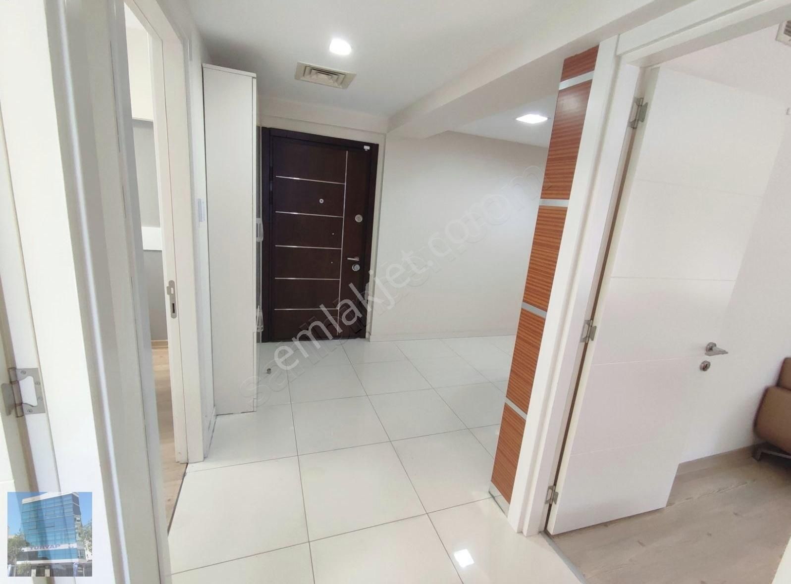 Bayraklı Adliye Yakınında Çolakoğlu Plaza'da 2+1 Kiralık Ofis - Görsel 9