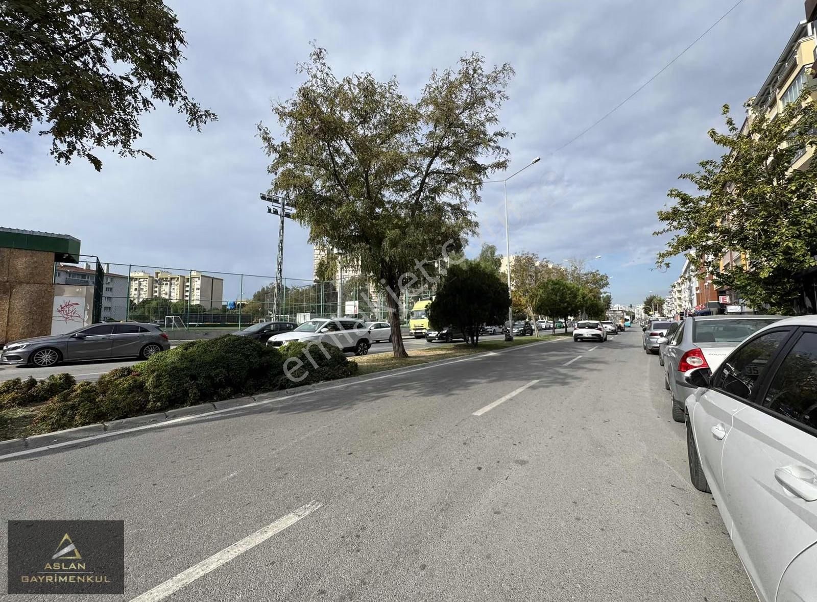 Atakent Tramvay Ve Sahile Yürüme Mesafesinde Satılık 2+1 Daire