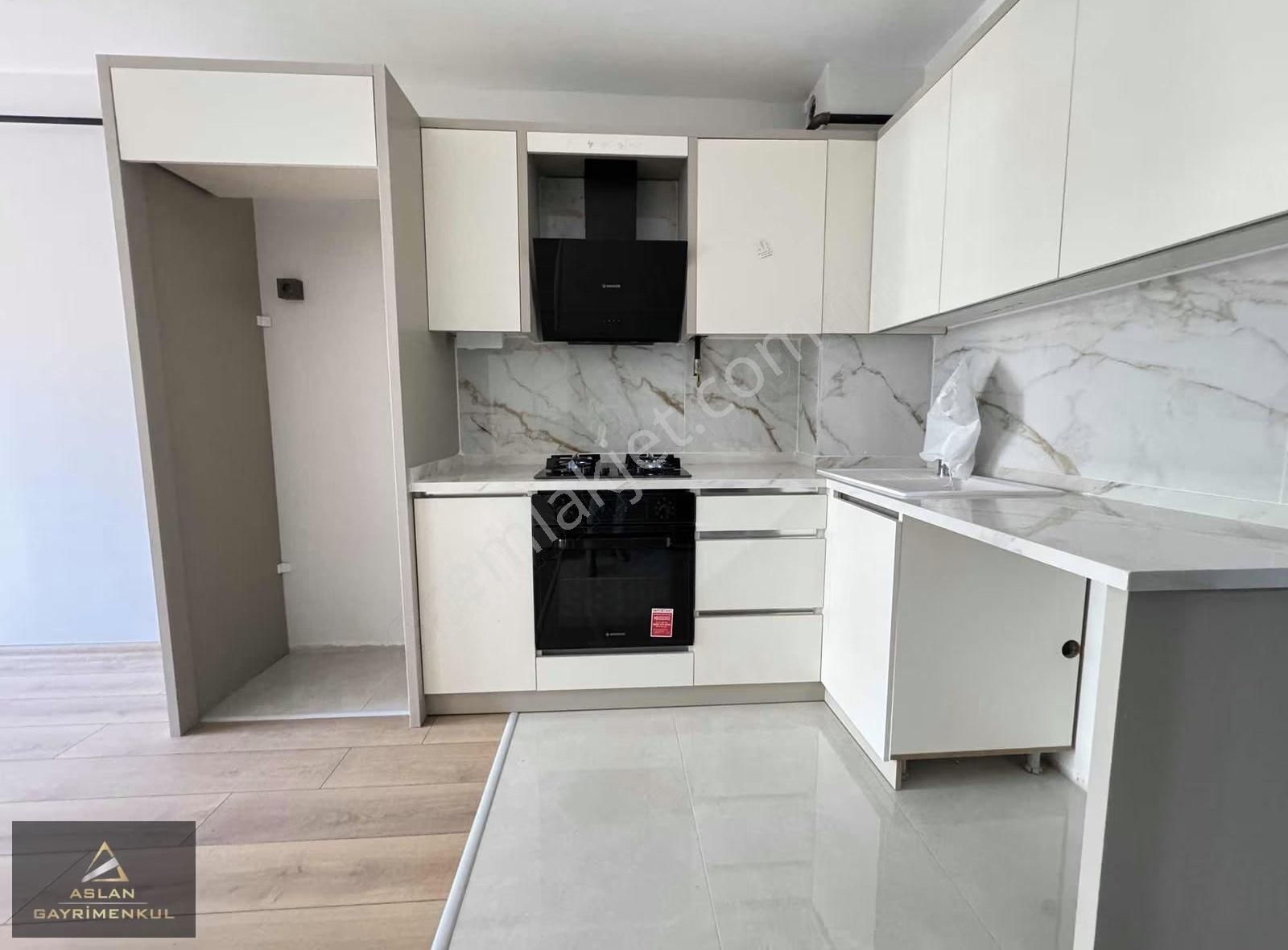 Aslan'dan Yeni Açılan Bulvar Yanı,gelişim Bölgesinde Satılık 1+1 - Görsel 11