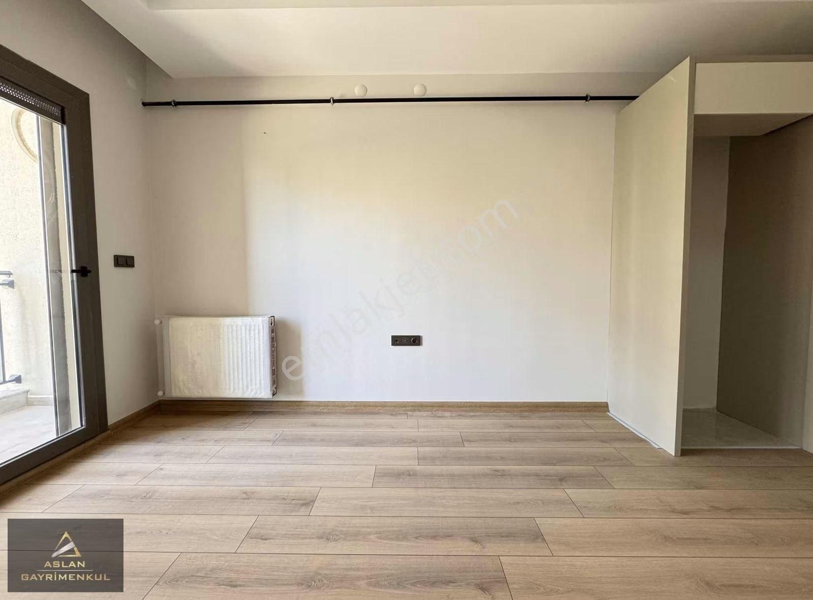 Aslan'dan Yeni Açılan Bulvar Yanı,gelişim Bölgesinde Satılık 1+1 - Görsel 13