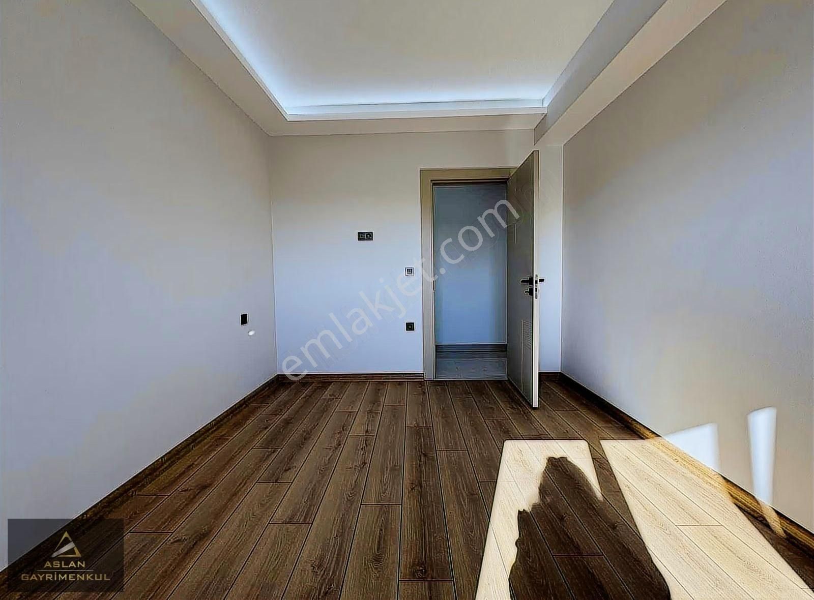 Yeni Açılan Bulvar Yanı,gelişim Bölgesinde, K.mutfak Satılık 2+1 - Görsel 23